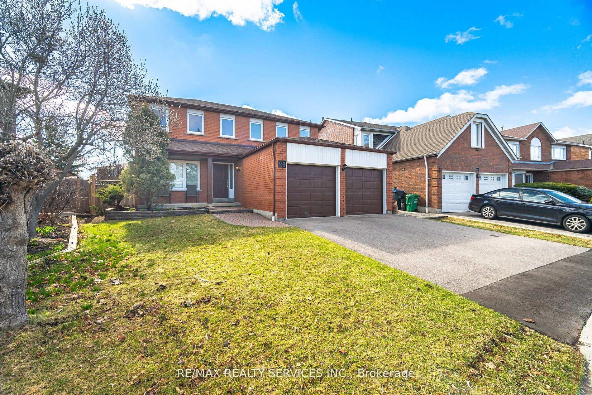 23 Newbury Crescent, Brampton — Detached for sale, photo 1