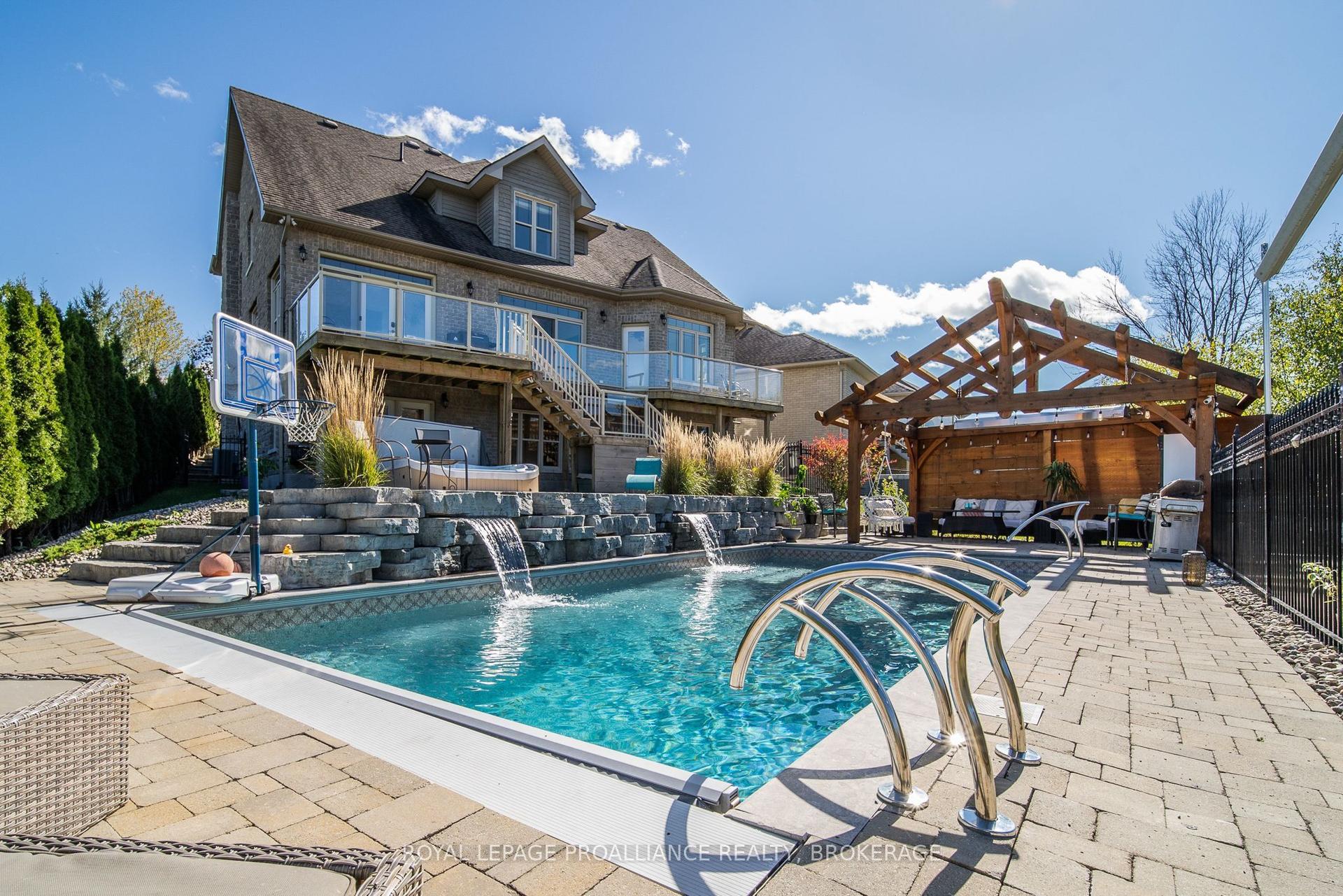 710 Kananaskis Drive — photo 1