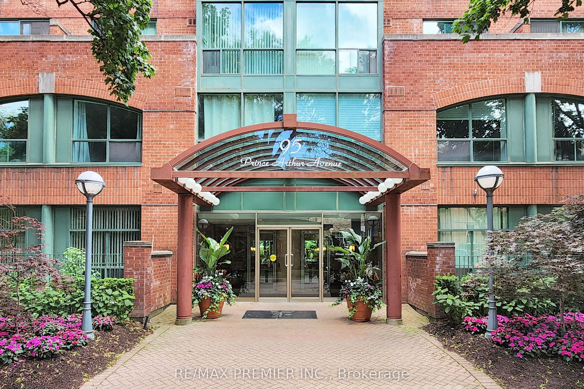 95 Prince Arthur Avenue PH 824 #PH 824 — photo 1