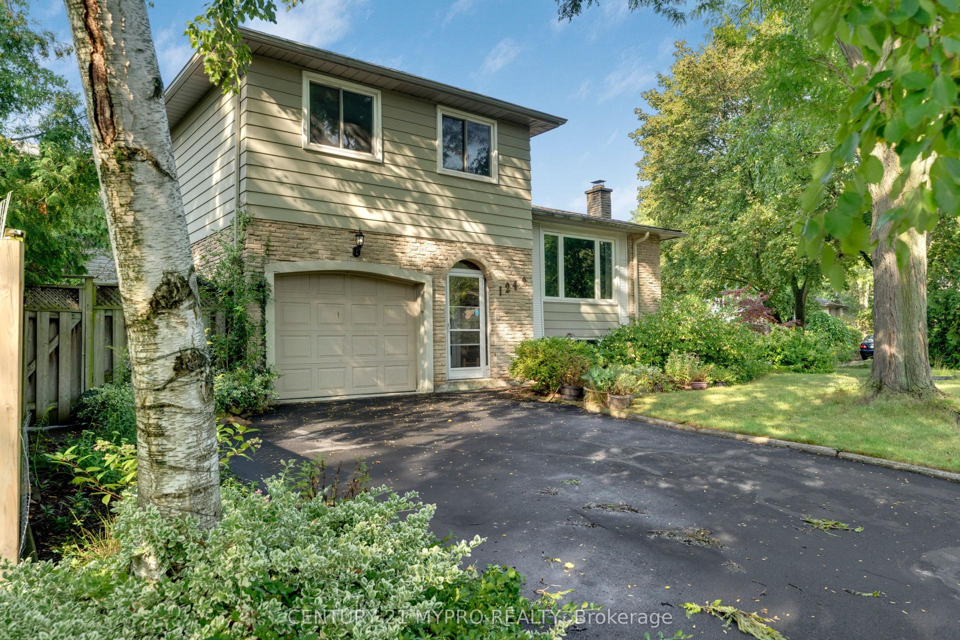 1242 Richards Crescent, Oakville — Detached for sale, photo 1