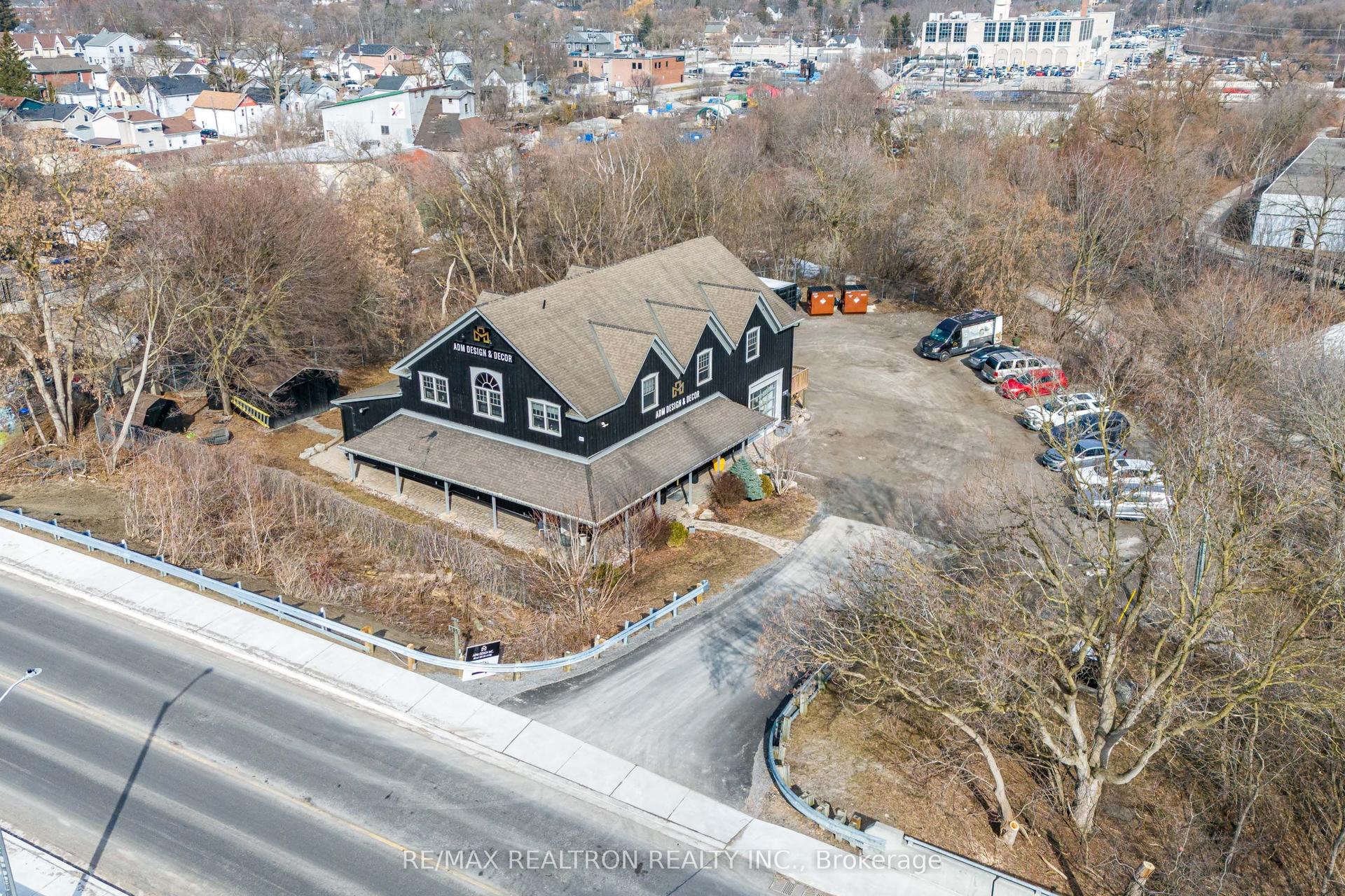 505 Queen Street, Newmarket — Commercial for sale, photo 1