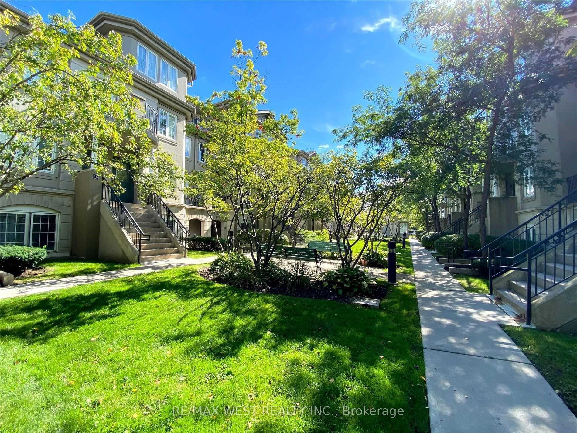 108 Finch Avenue W A21 #A21, Toronto — Condo Town for lease, photo 1
