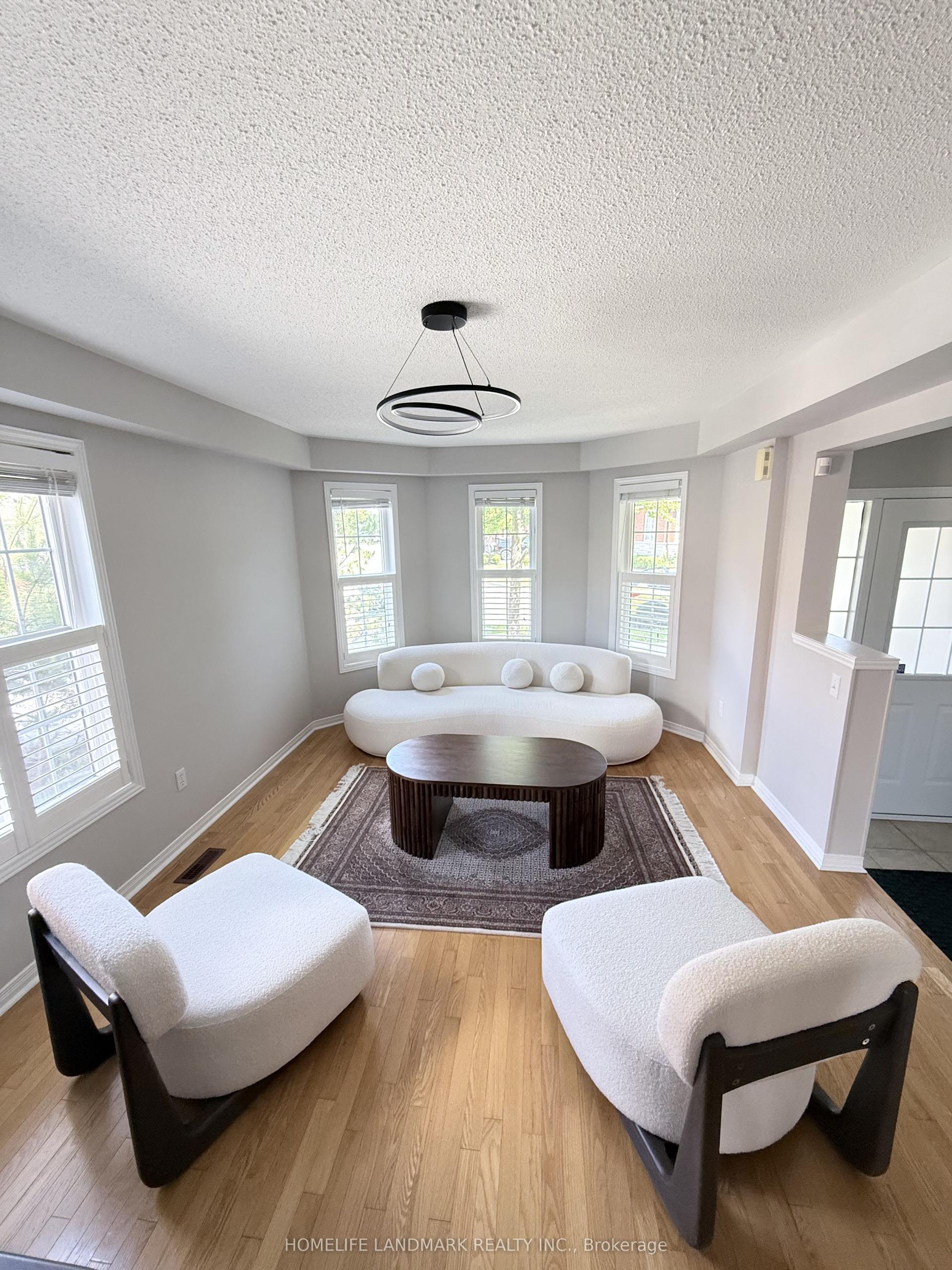 69 Selkirk Drive — photo 1