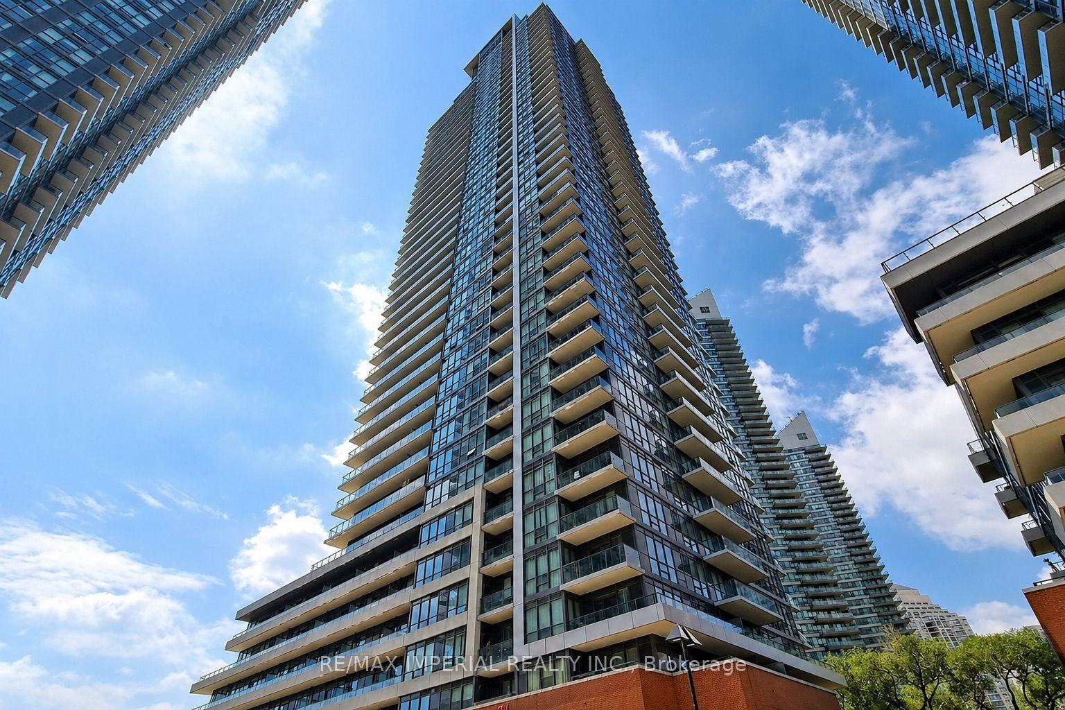 2212 Lake Shore Boulevard W 3001 #3001, Toronto — Condo for sale, photo 1
