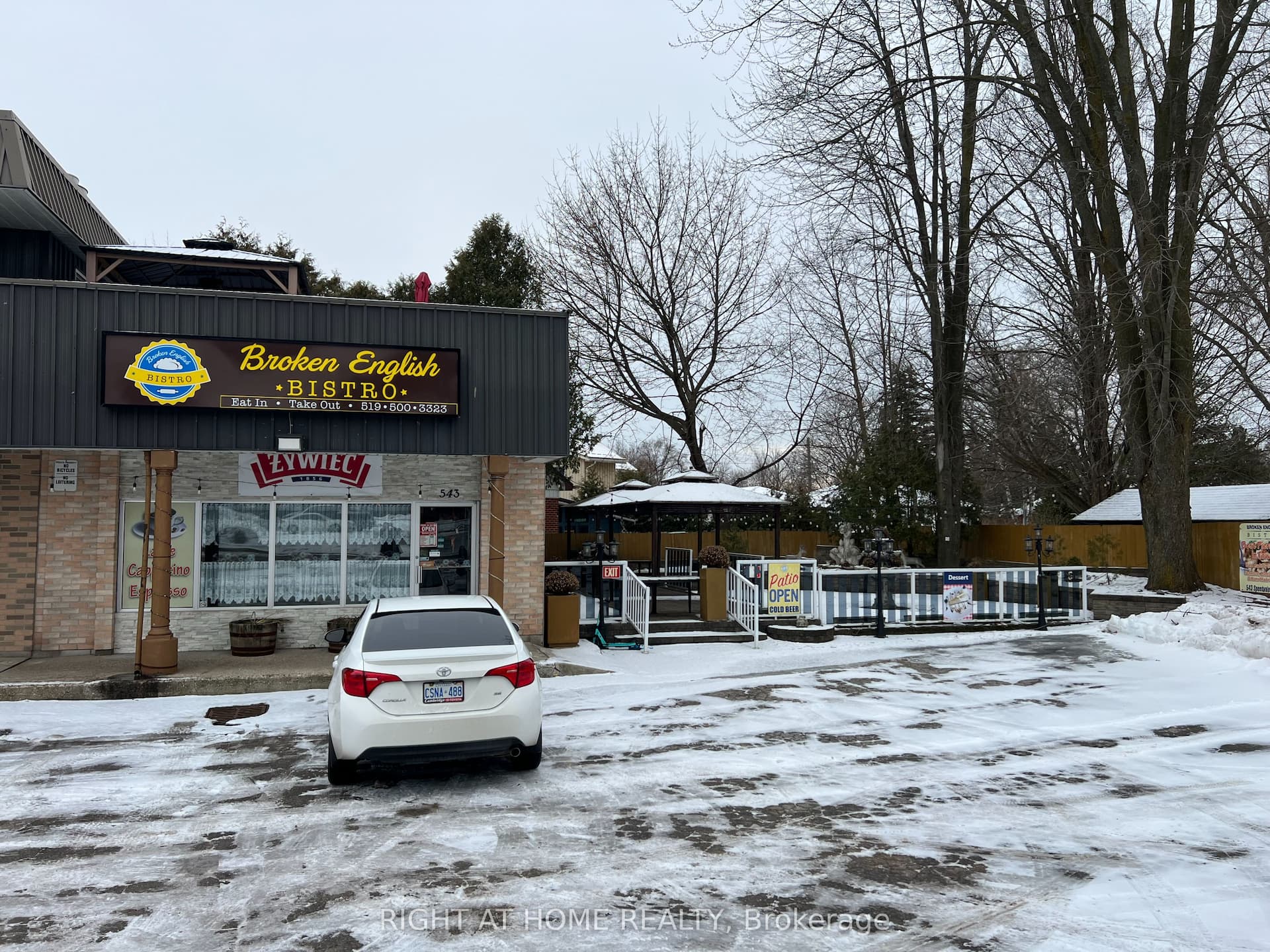 543 Speedvale Avenue E — photo 1