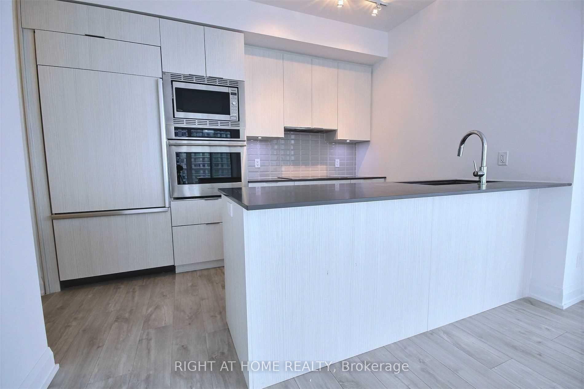 56 Annie Craig Drive 1703 #1703, Toronto — Condo for lease, photo 1