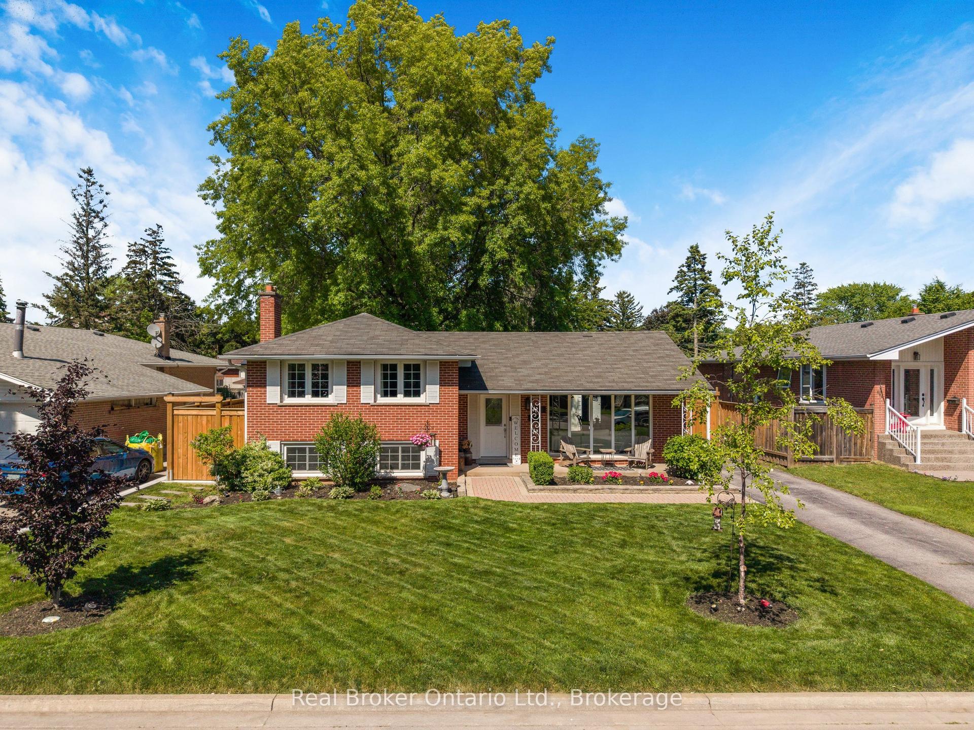 377 Duncombe Drive — photo 1