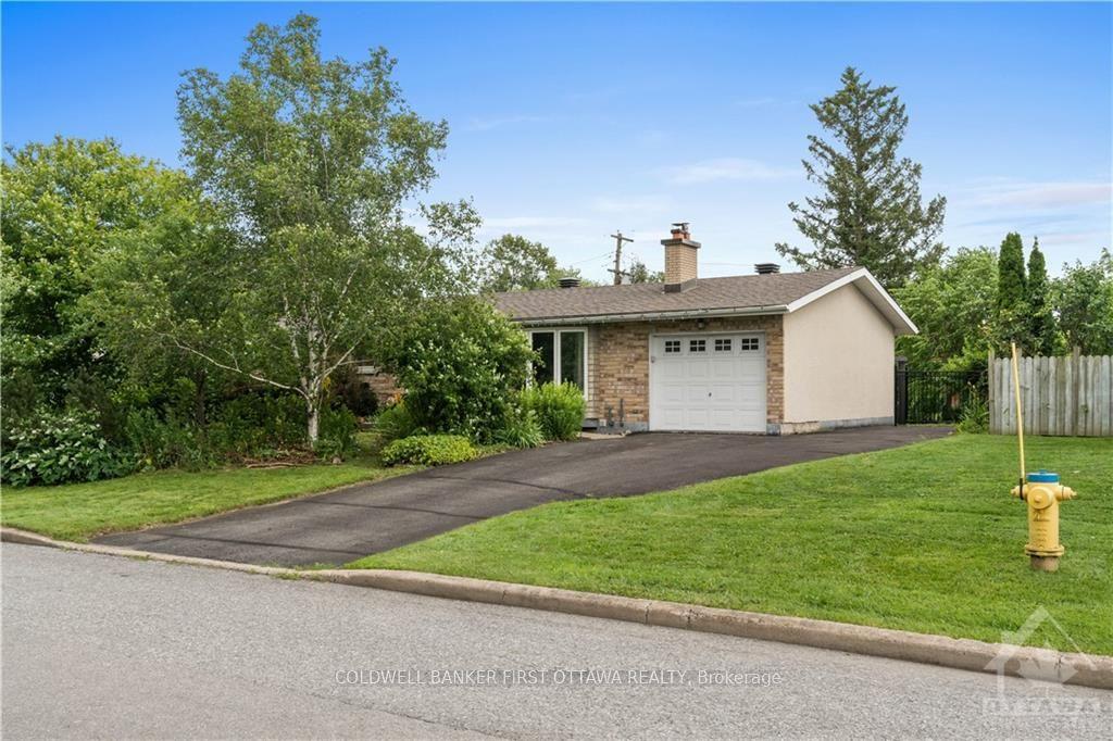 12 OAKWOOD Avenue, Cityview - Parkwoods Hills - Rideau Shore — Detached for lease, photo 1
