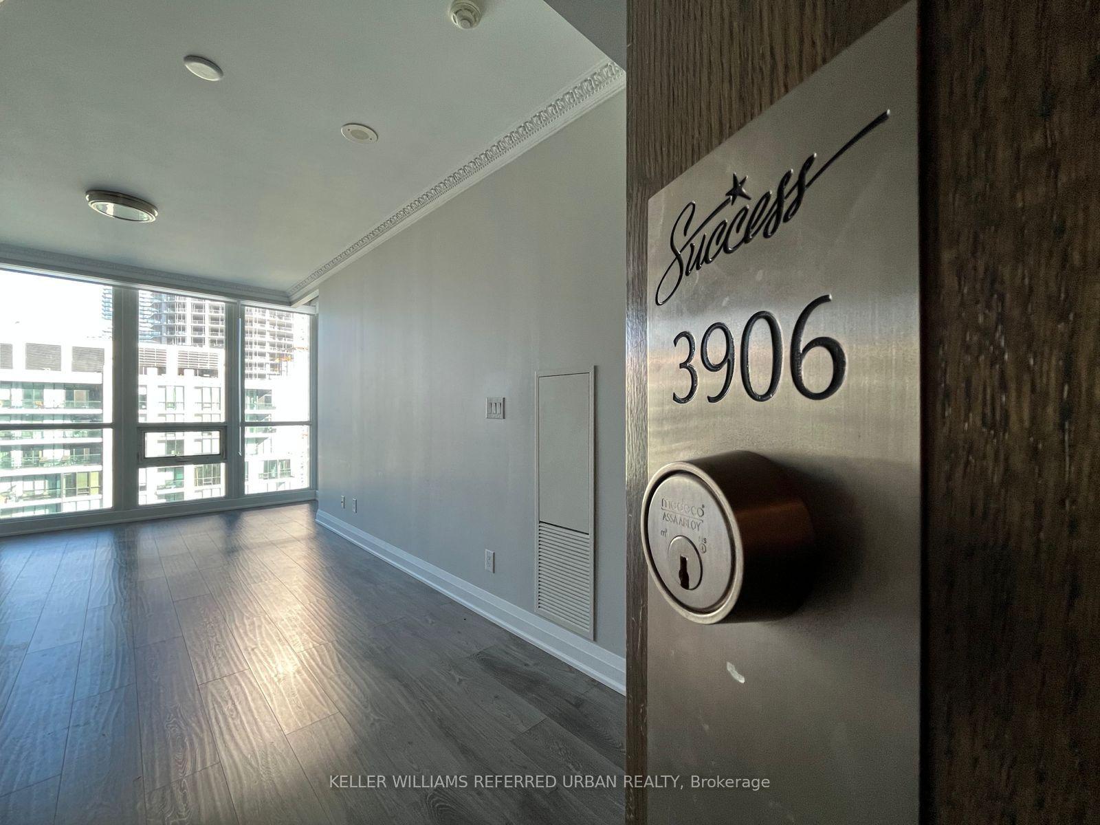 16 Harbour Street 3906 #3906, Toronto — Condo for lease, photo 1