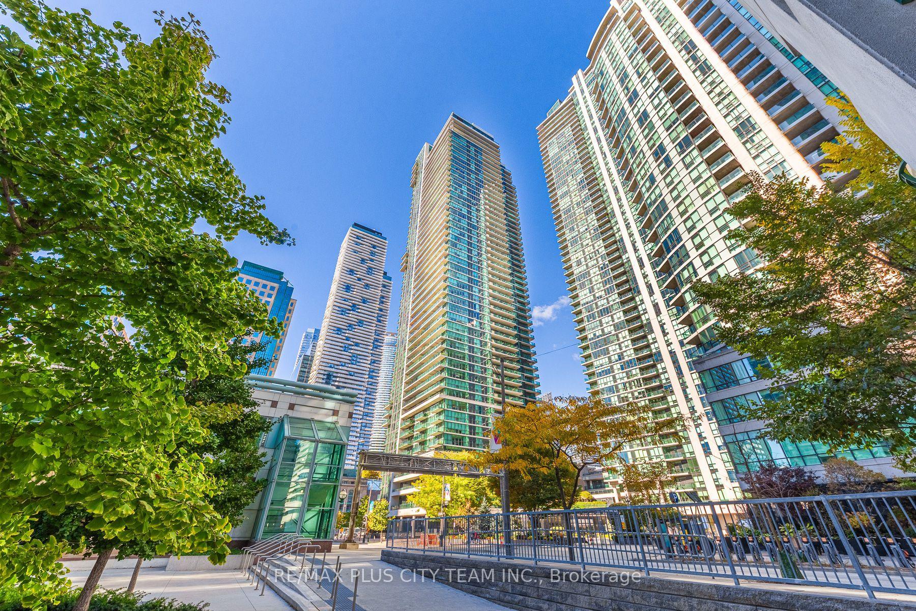 33 Bay Street 1502 #1502, Toronto — Condo for lease, photo 1