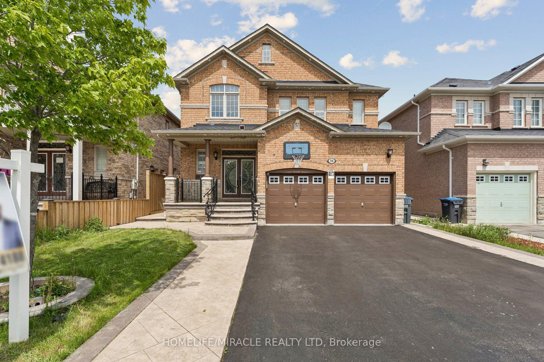58 Dovehaven Crescent W — photo 1