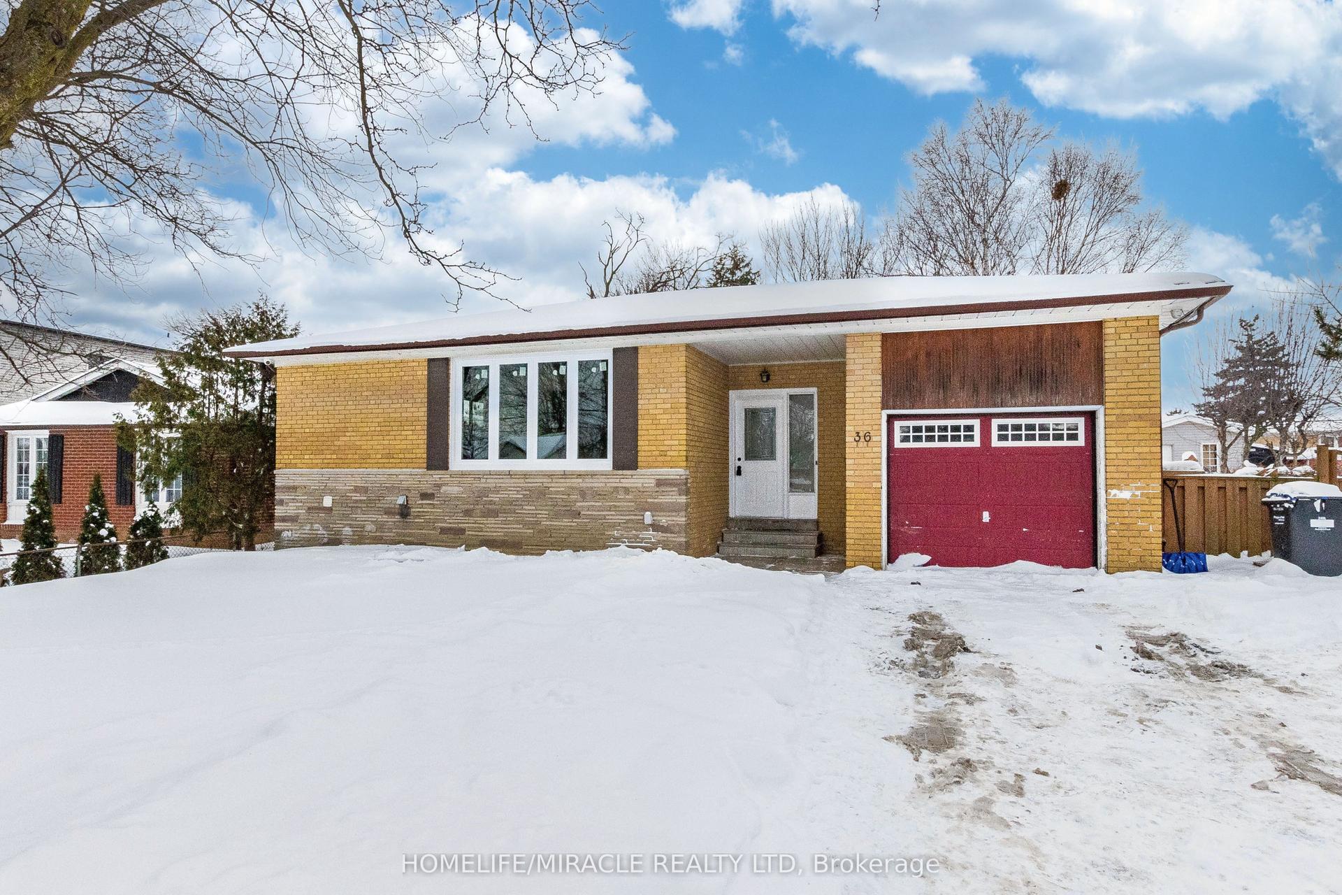 36 Mclaughlin Road N — photo 1