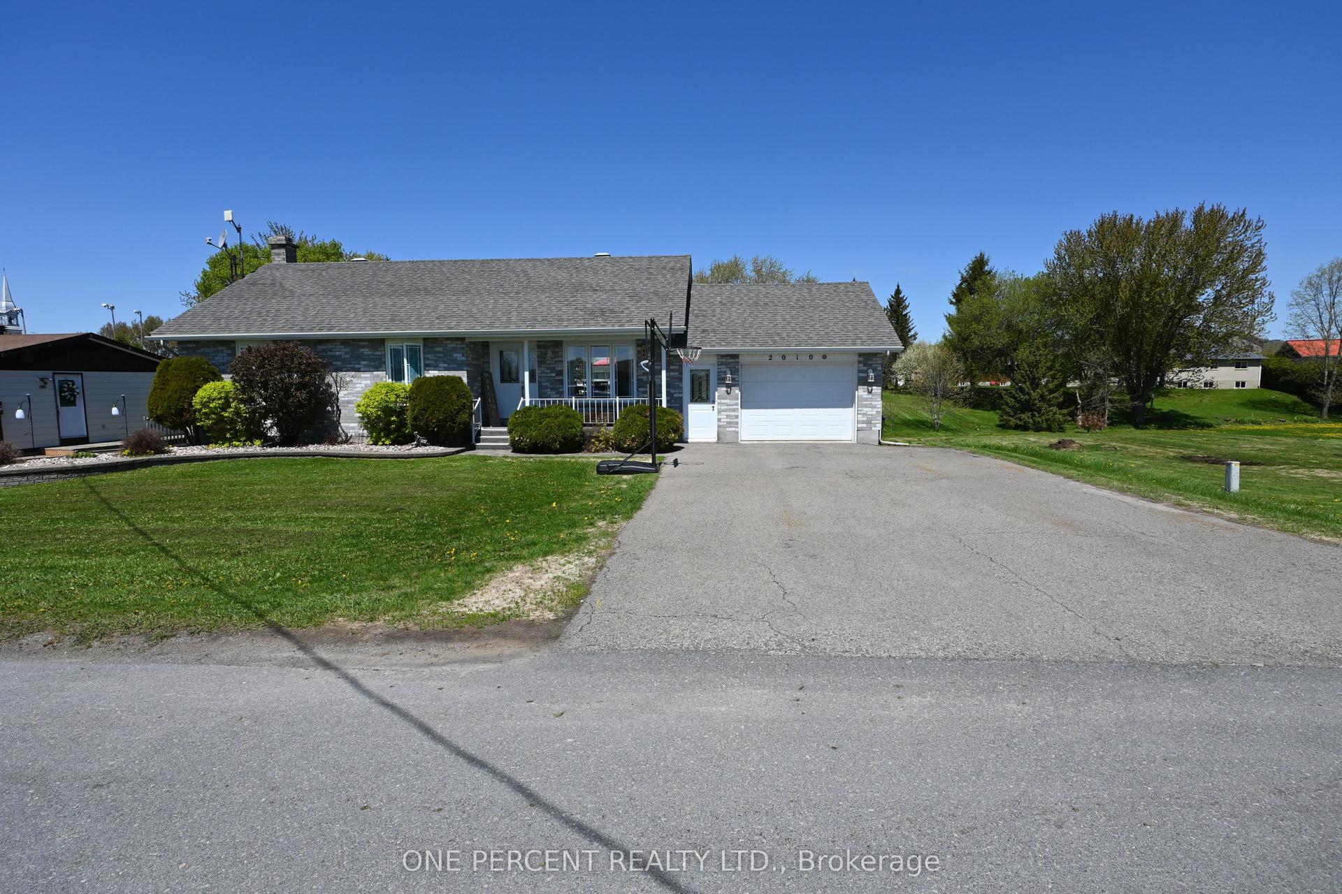 2010 Rue Du Parc Street W, Alfred and Plantagenet — Detached for sale, photo 1