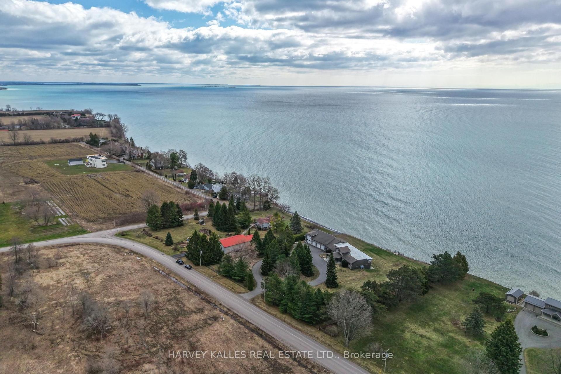 431 Victoria Beach Road — photo 1