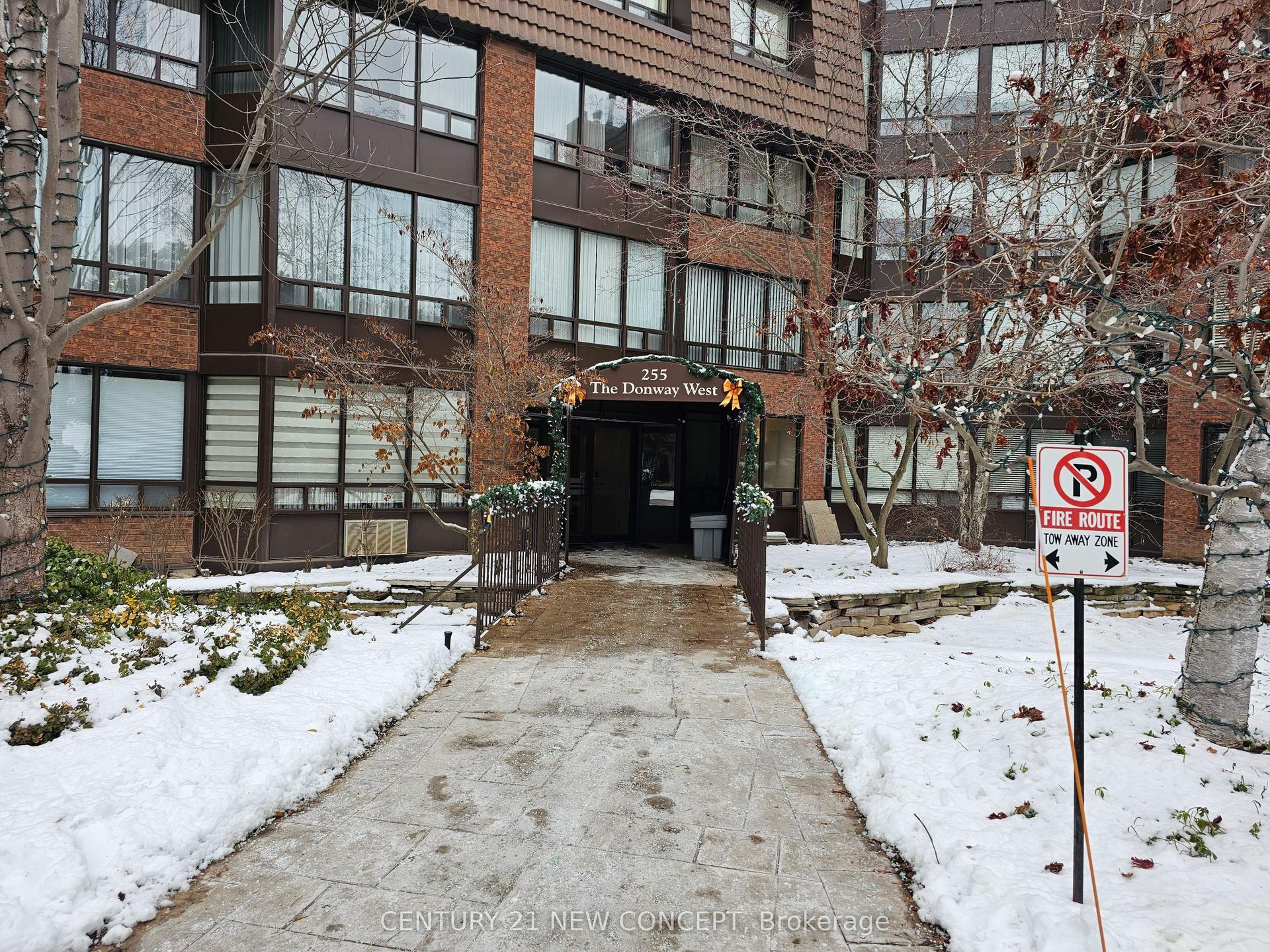 255 The Donway West N/A E 123 #123 — photo 1
