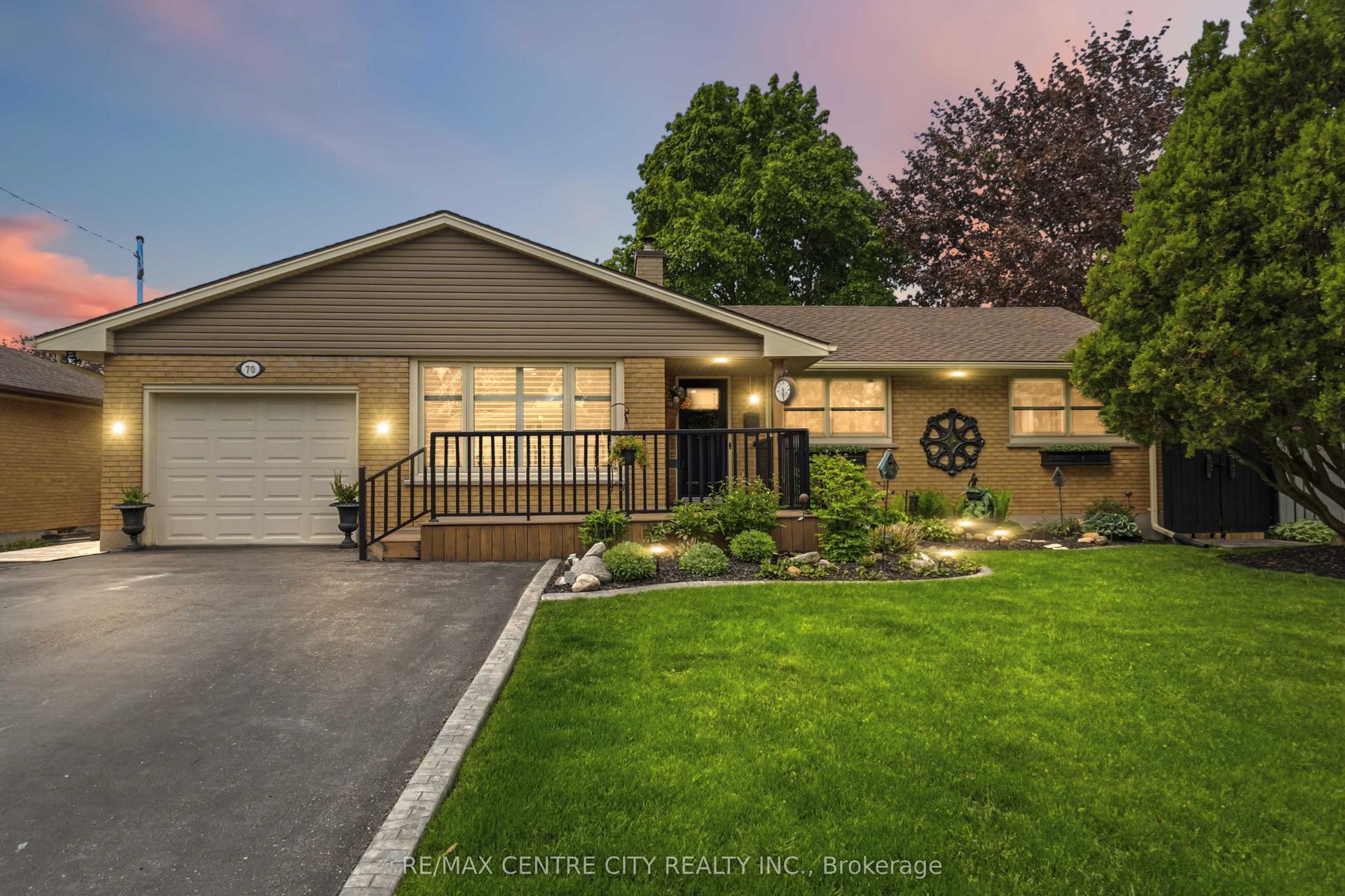 70 Brentwood Crescent, London North — Detached for sale, photo 1