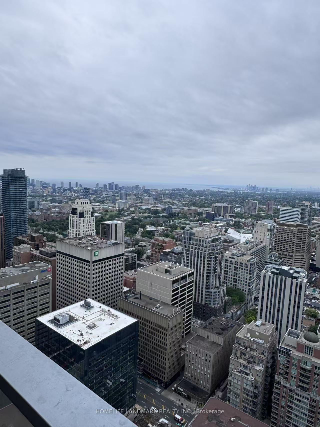 11 Yorkville Avenue 4301 #4301 — photo 1