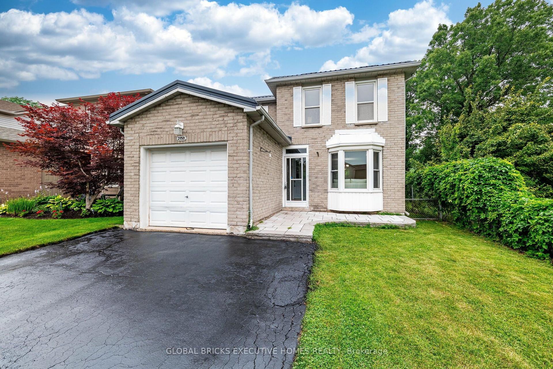 2150 Hunt Crescent, Burlington — Detached for sale, photo 1