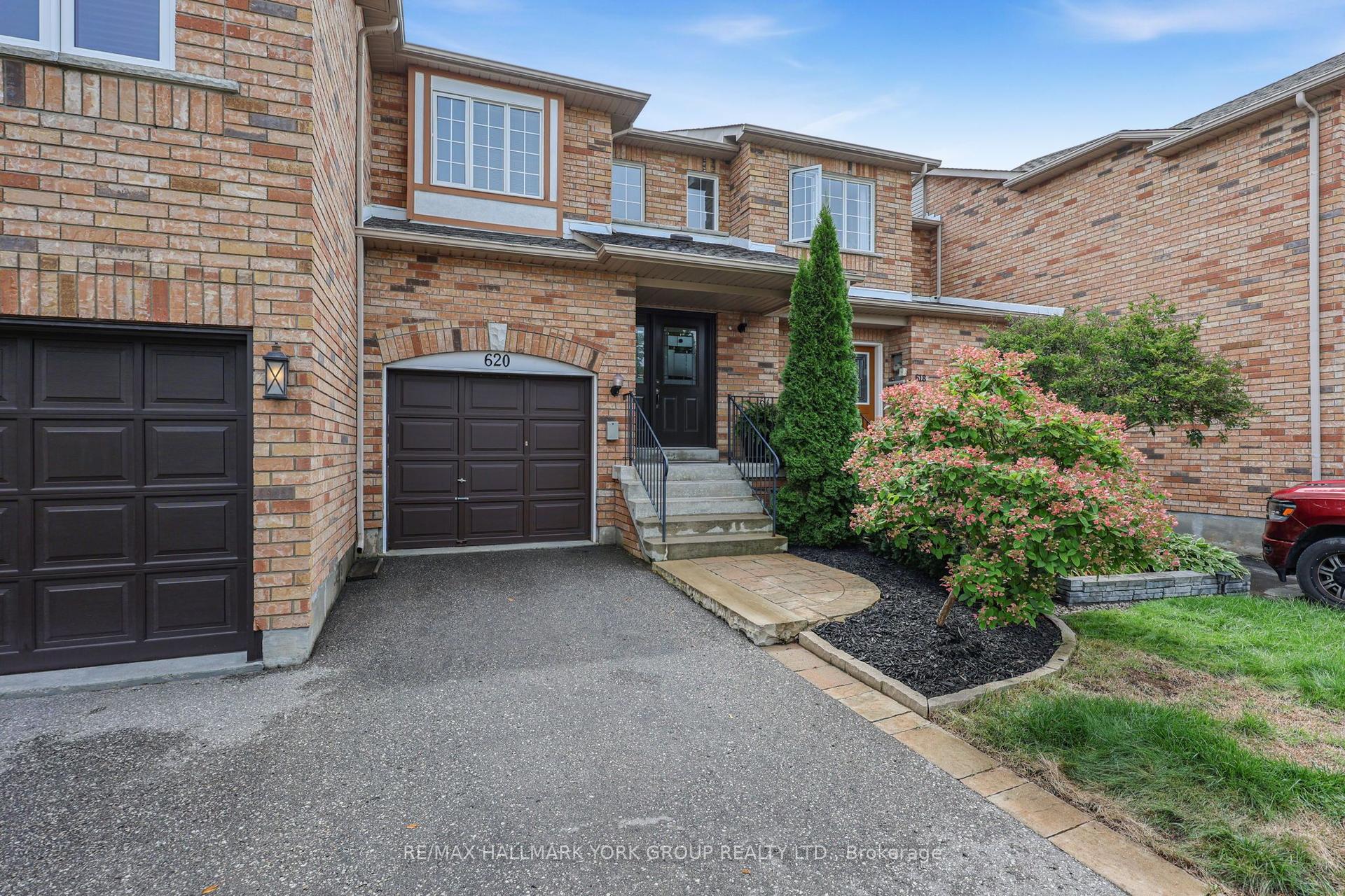 620 Bondi Avenue, Newmarket — Townhouse for sale, photo 1