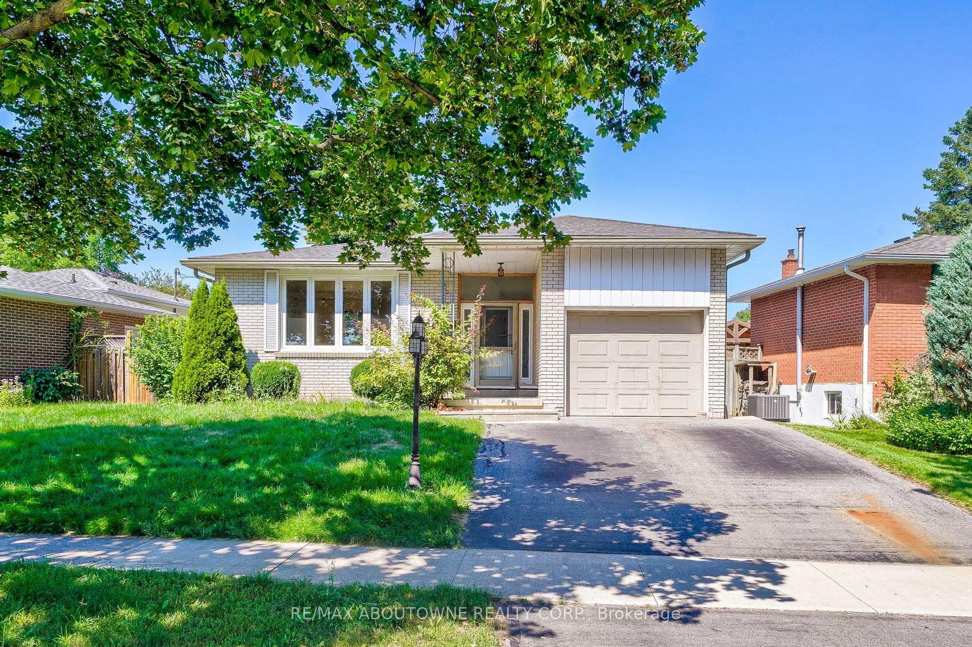 4395 Longmoor Drive Lower #Lower, Burlington — Detached for lease, photo 1