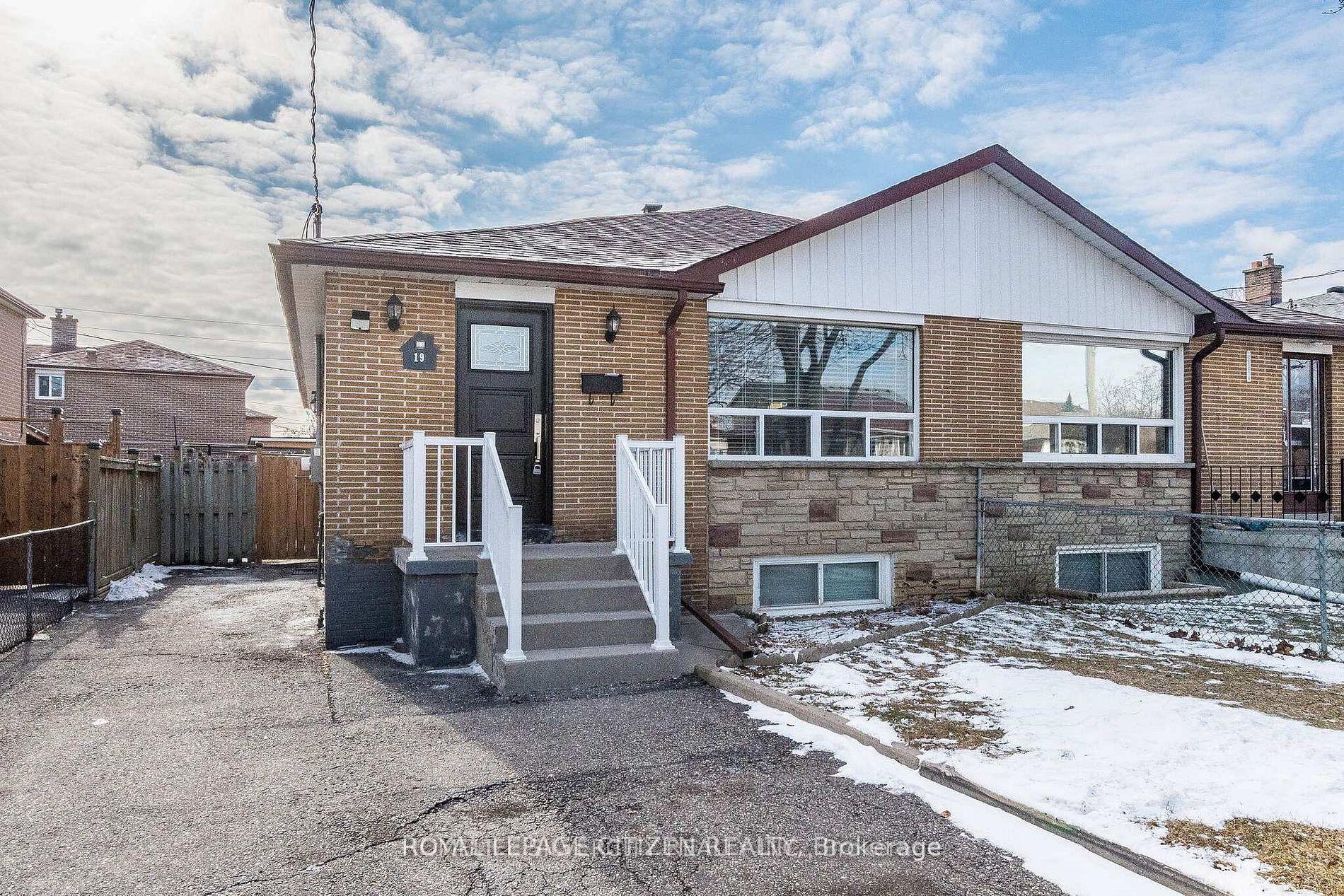 19 Garfield Crescent, Brampton — Semi-Detached for lease, photo 1