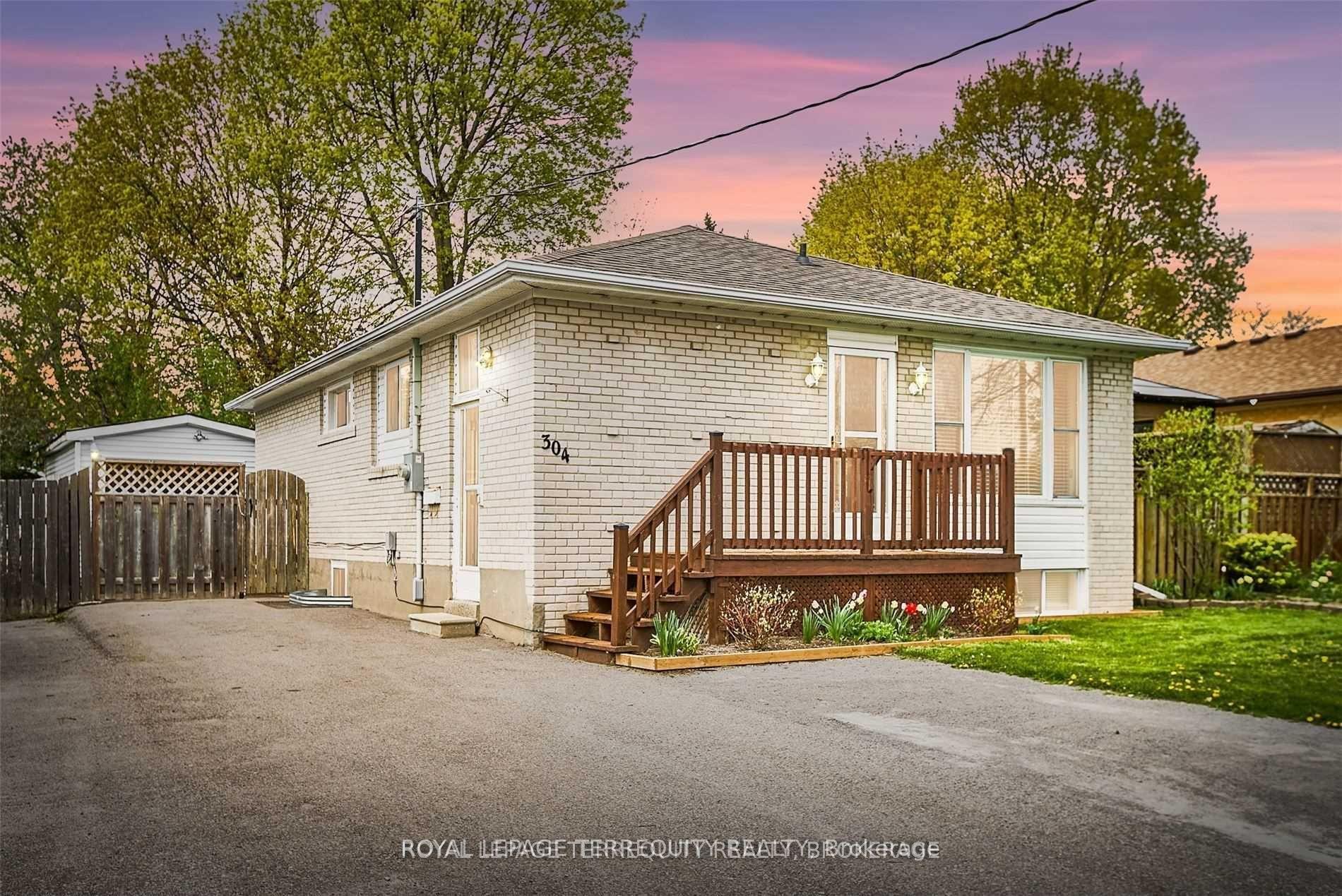 304 Palmerston Avenue Main #Main — photo 1