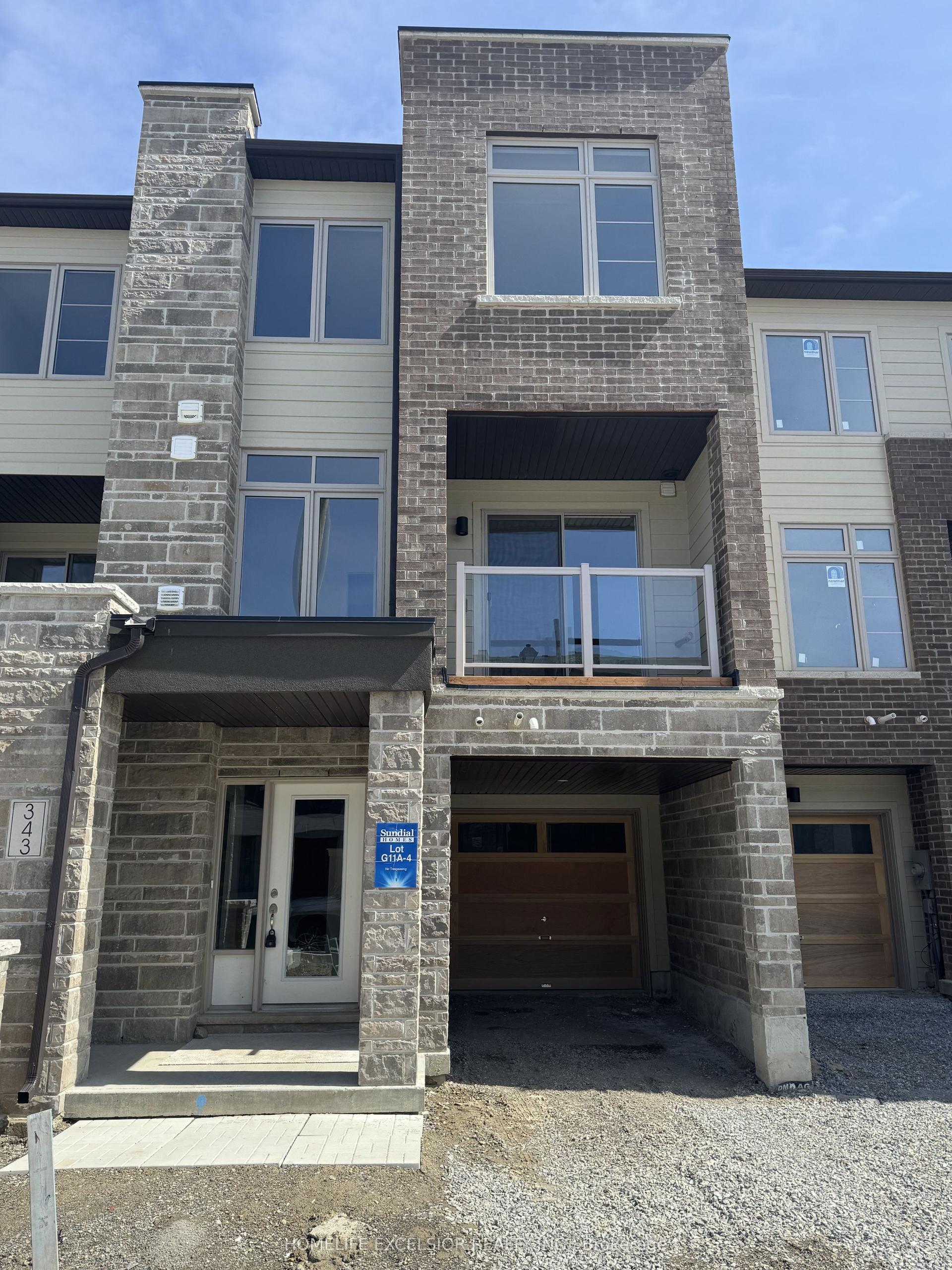 343 Capella Street, Newmarket — Townhouse for lease, photo 1