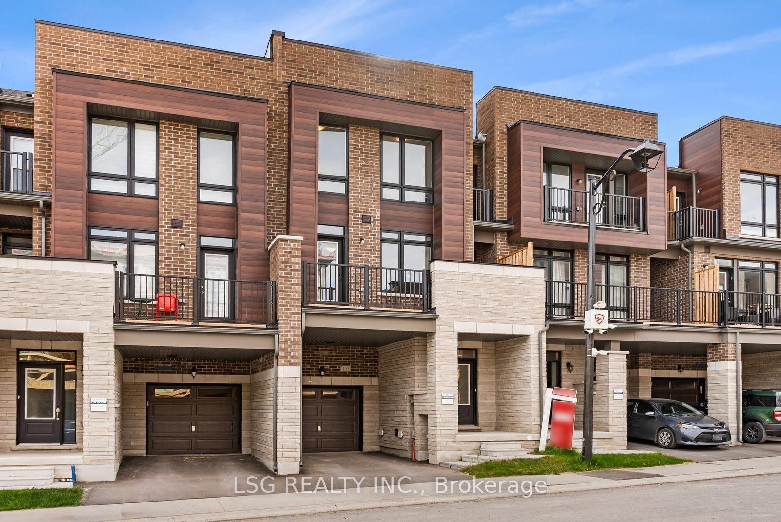 153 Blick Crescent, Aurora — Townhouse for sale, photo 1