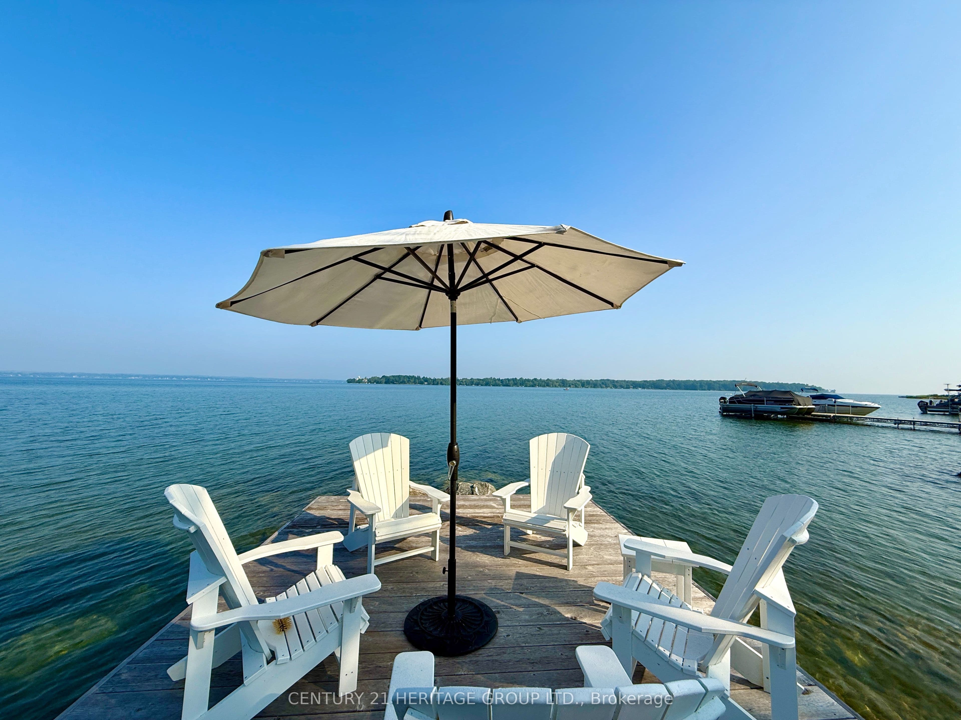 911 Lake Drive N — photo 1