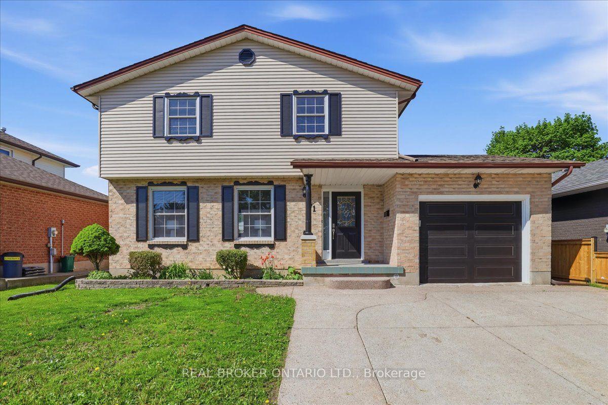 71 WEST ACRES Crescent — photo 1