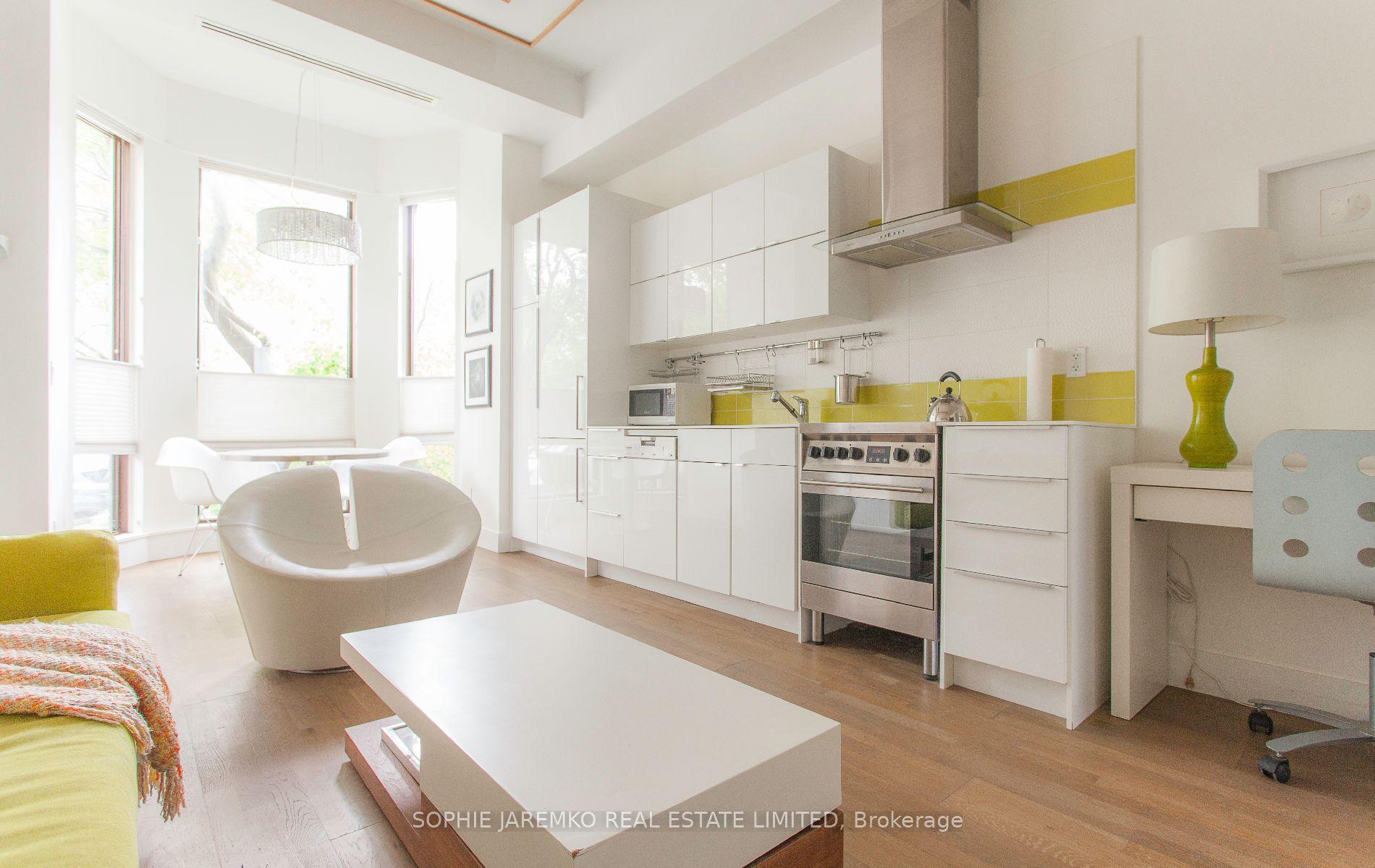 171 Carlton Street 1 #1, Toronto — Townhouse for lease, photo 1