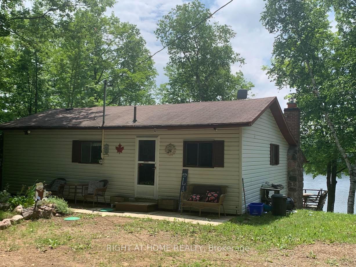 47 Bentley Lake Place — photo 1