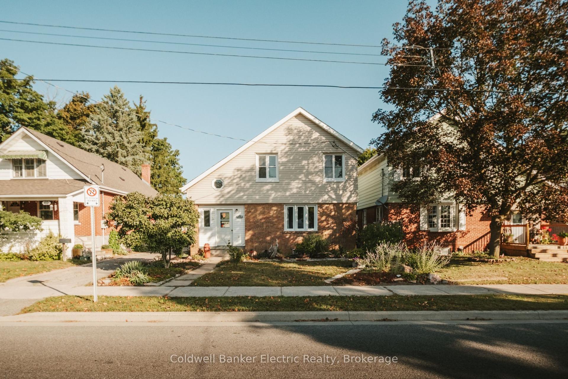 150 Montgomery Street, Peterborough — Detached for sale, photo 1