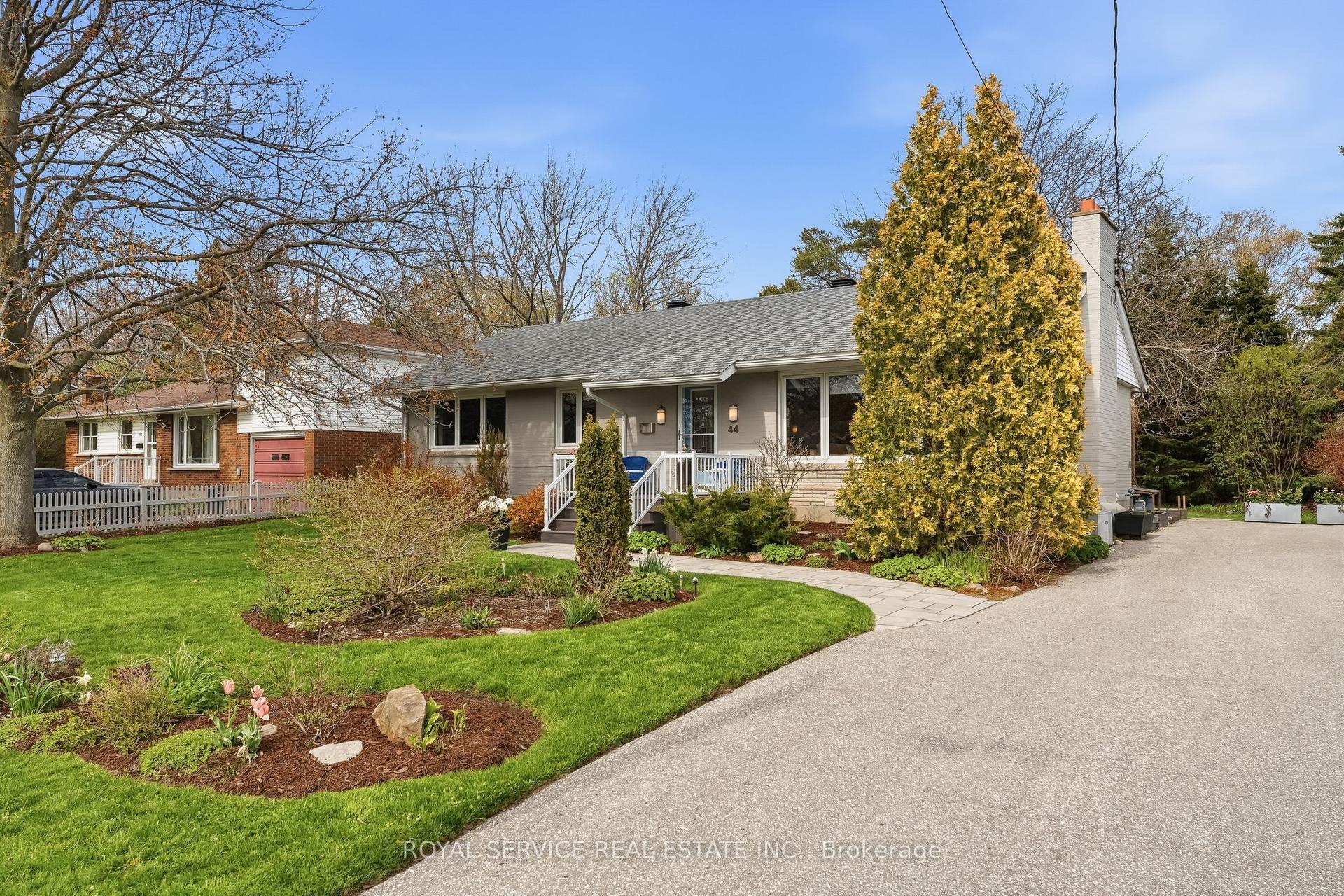 44 Springbrook Road — photo 1