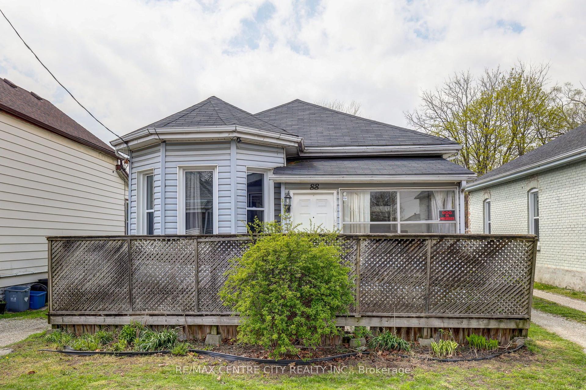 88 Flora Street, St. Thomas — Detached for sale, photo 1