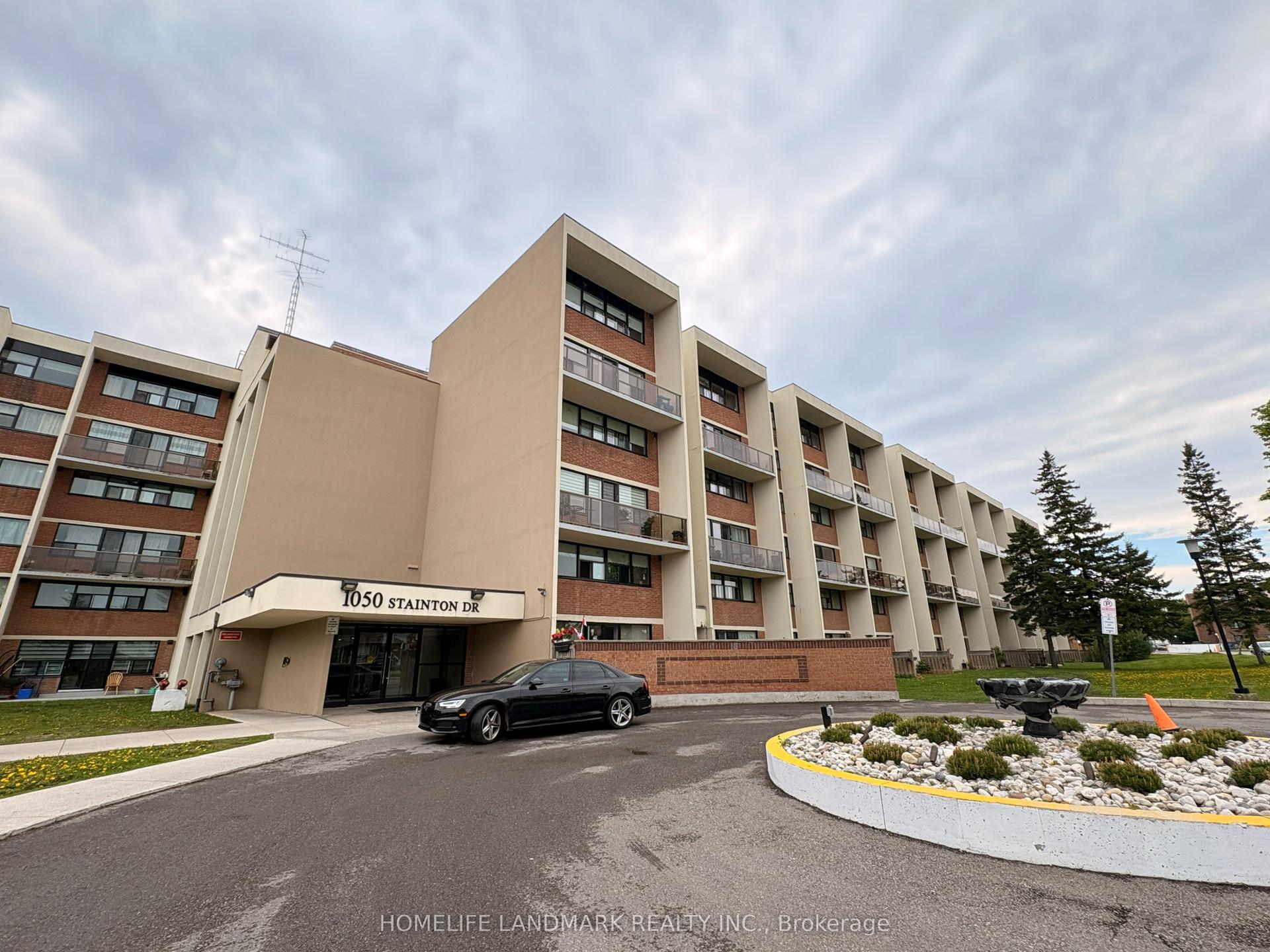 1050 Stainton Drive 327 #327 — photo 1