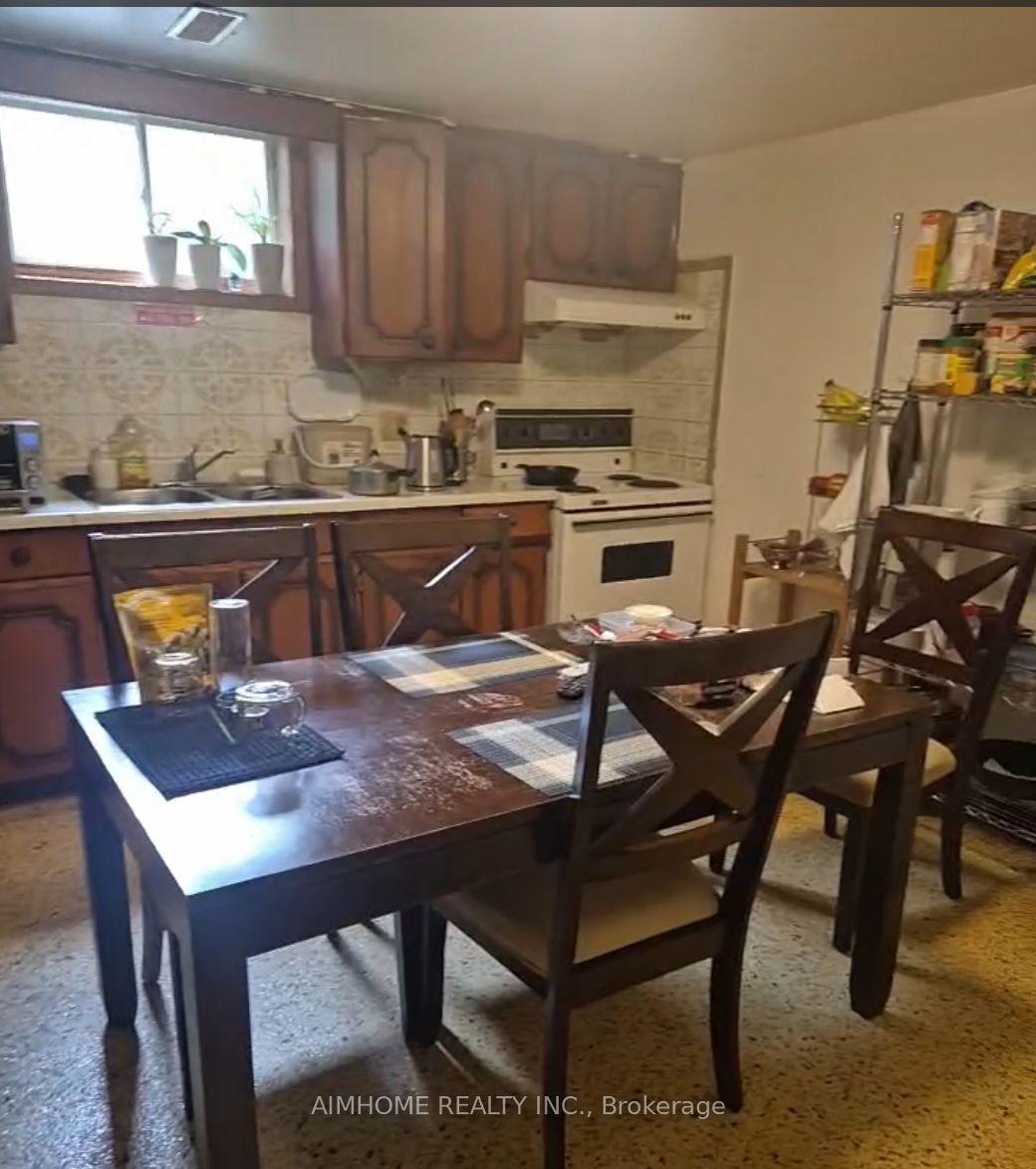 256 Patricia Avenue Lower #Lower, Toronto — Detached for lease, photo 1