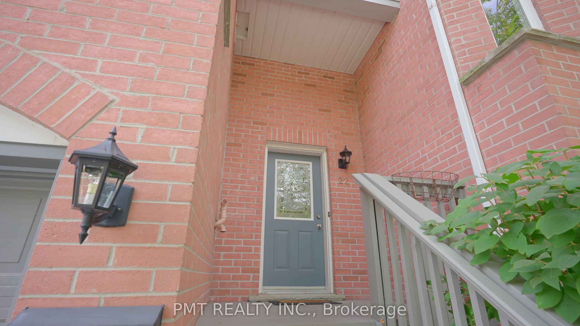 245 Bishop Street S 22 #22, Cambridge — Condo Town for lease, photo 1
