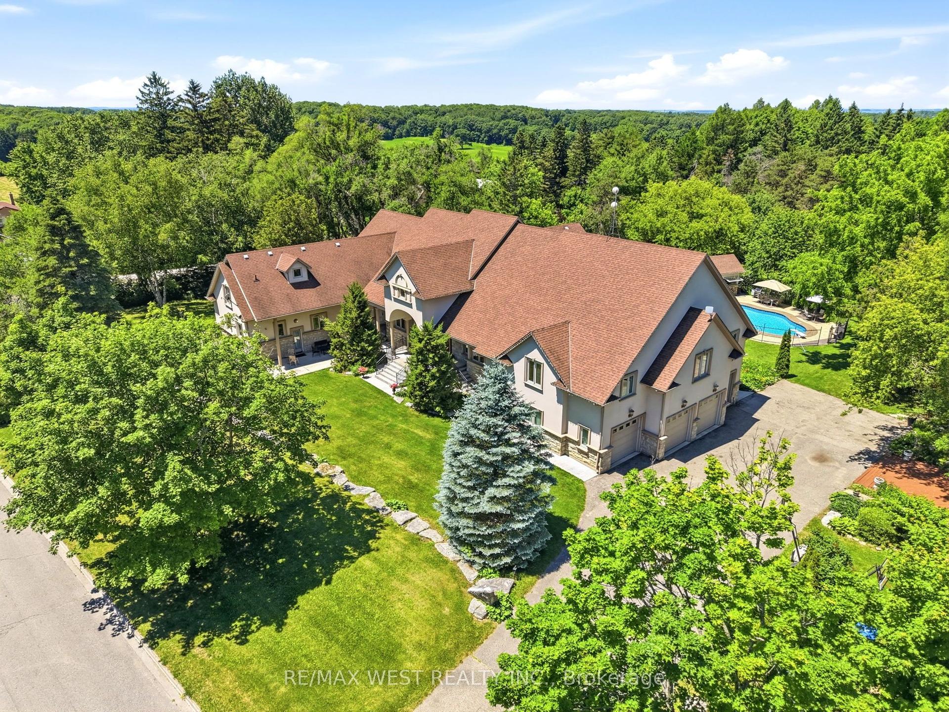 2 Kingswood Drive, King — Detached for sale, photo 1