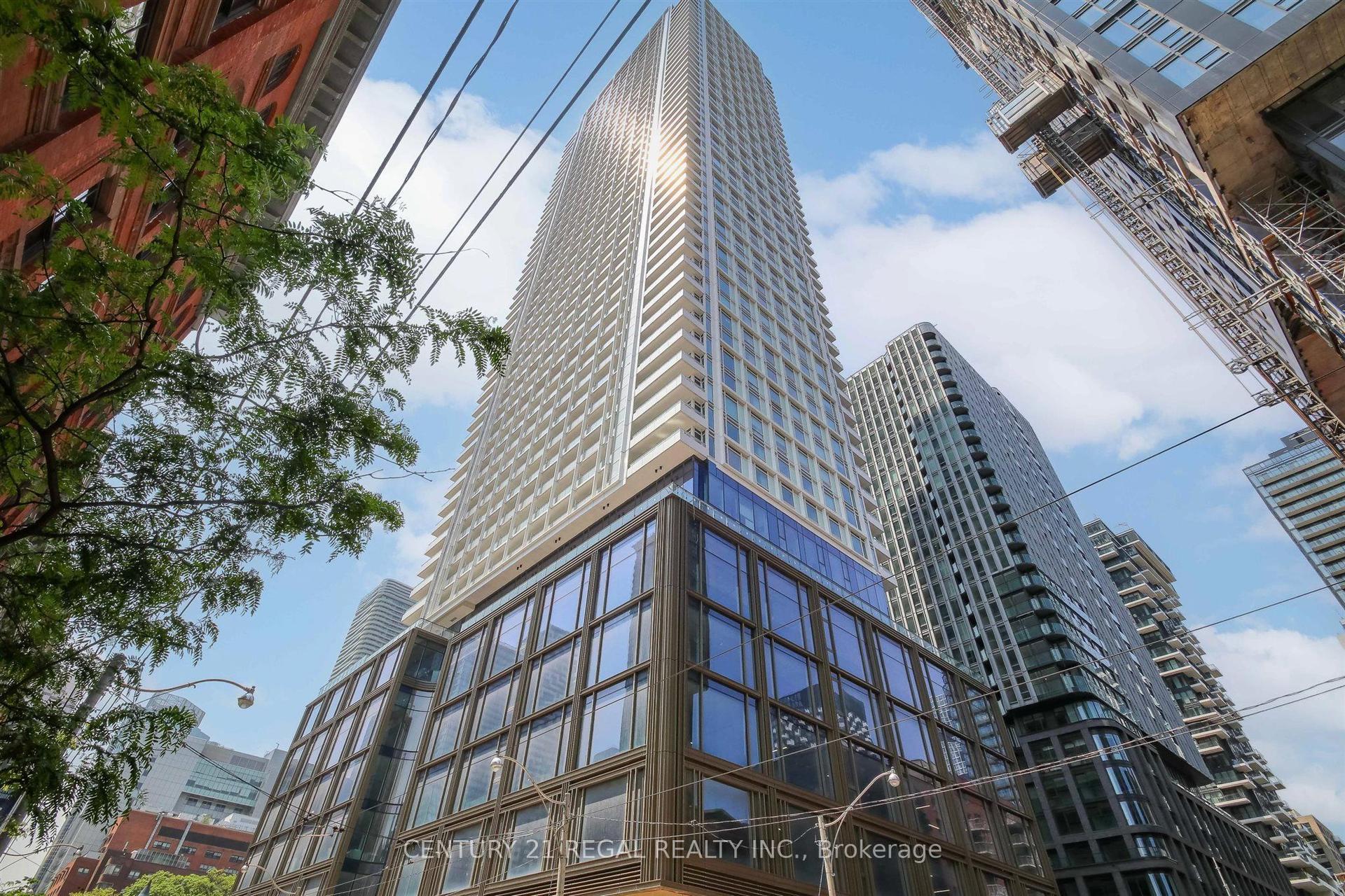 889 Queen Street E 1915 #1915, Toronto — Condo for lease, photo 1
