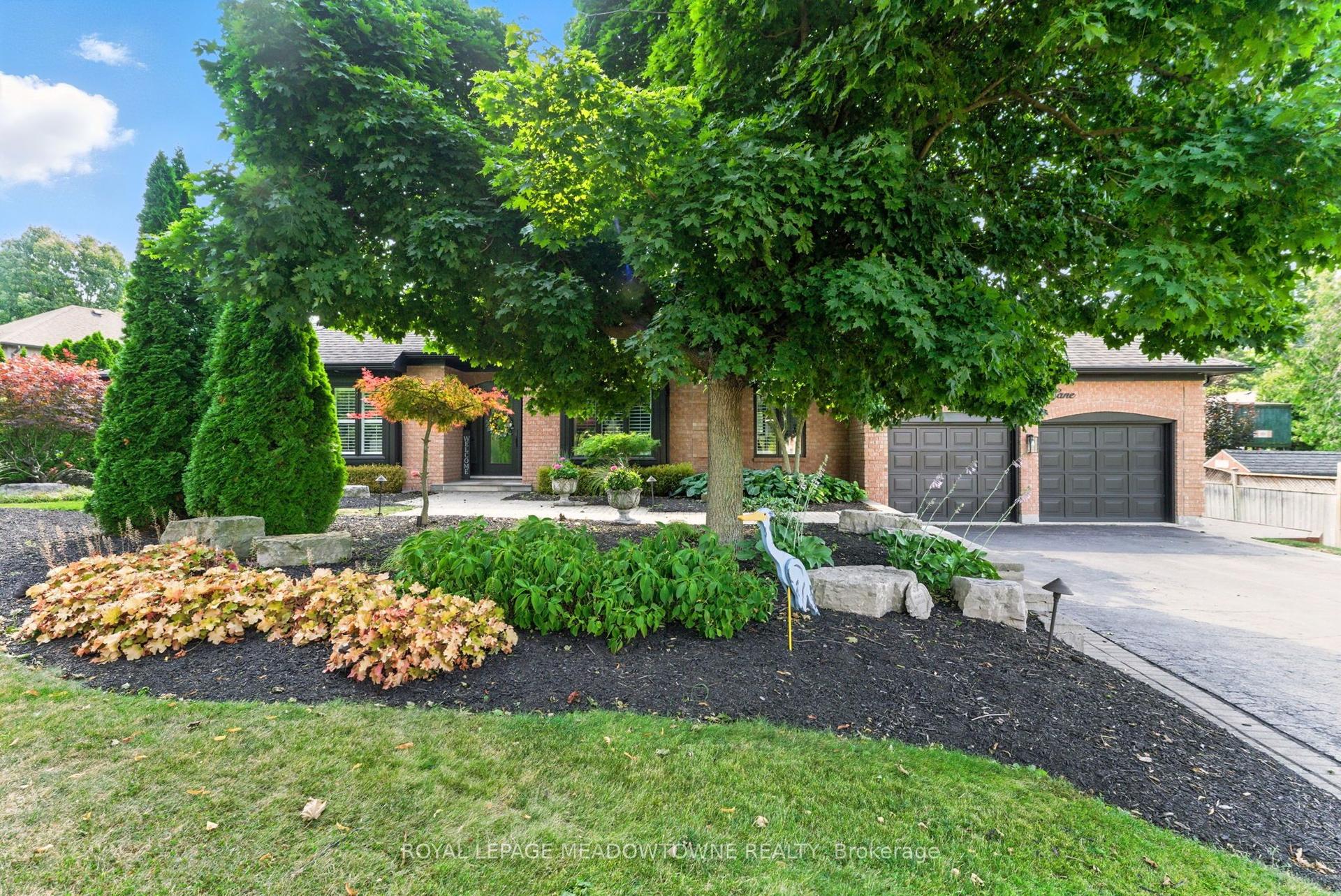 2 Blueheron Lane — photo 1