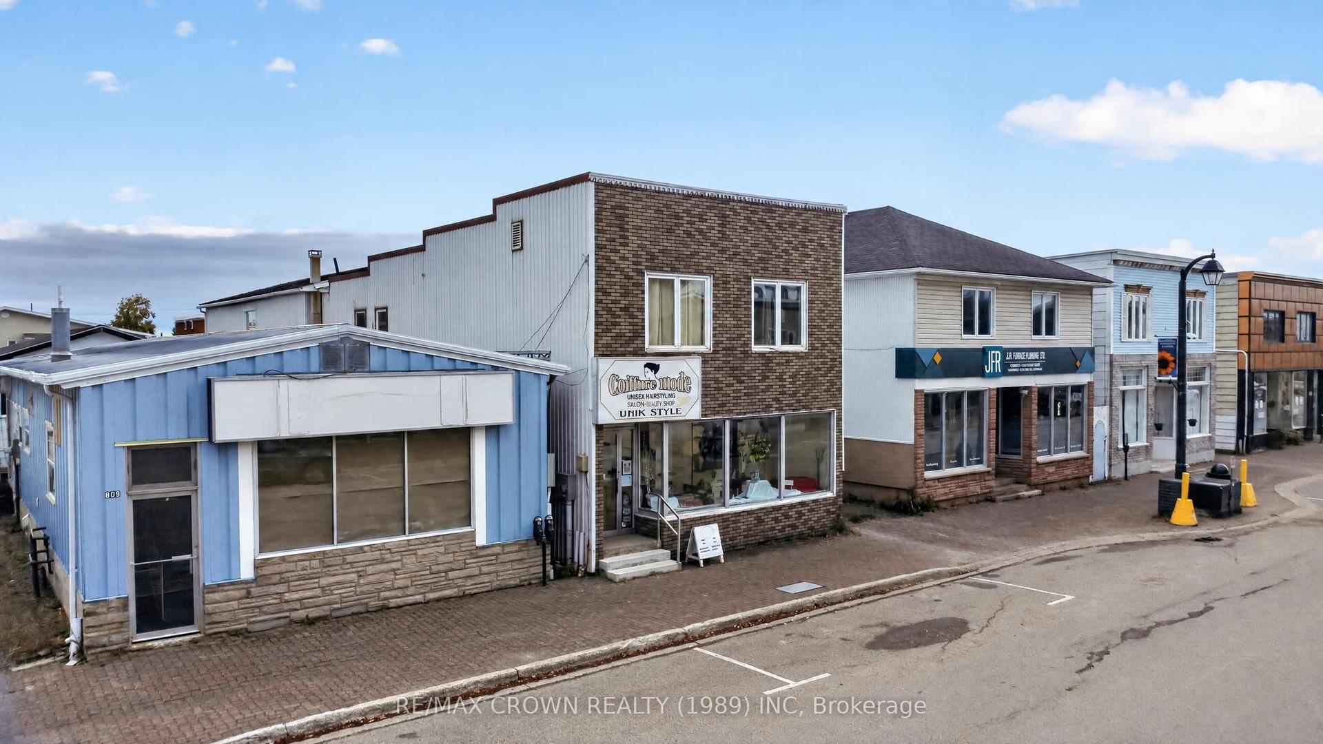 811 George Street, Hearst — Commercial for sale, photo 1