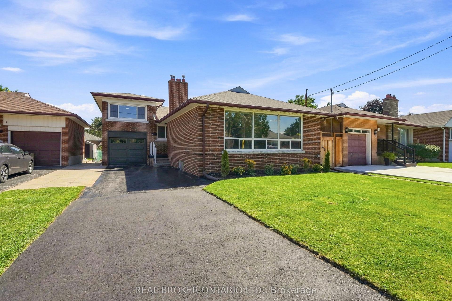 7 Allison Drive, Toronto — Detached for sale, photo 1