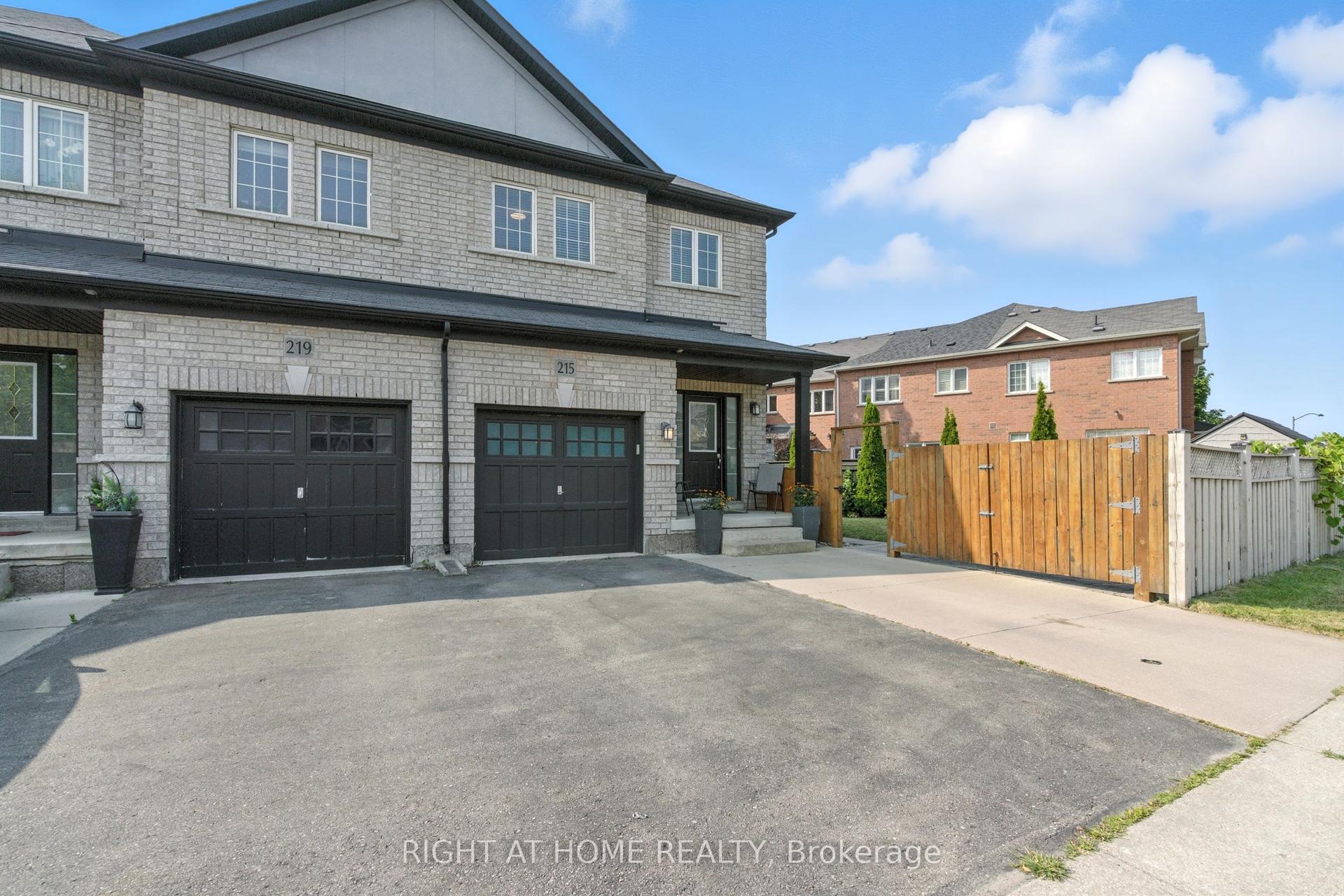 215 Canada Drive, Vaughan — Townhouse for sale, photo 1