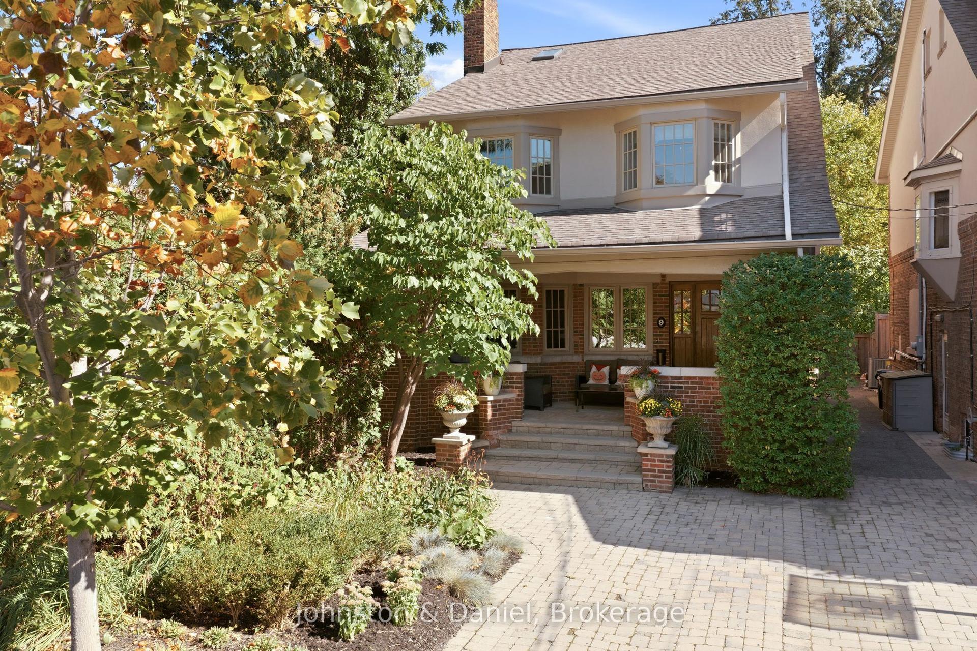9 Stibbard Avenue, Toronto — Detached for sale, photo 1