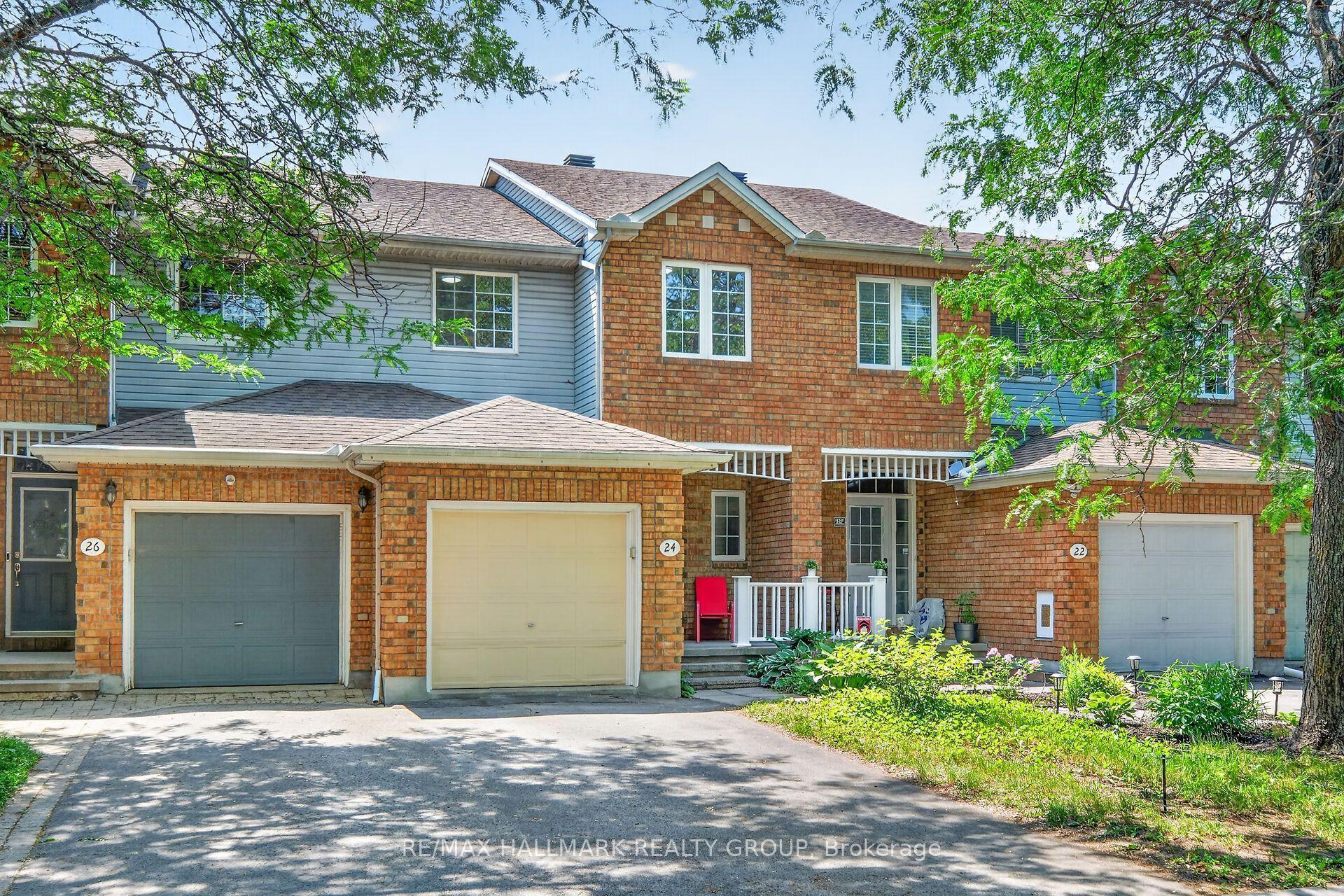 24 Gray Crescent, Kanata — Townhouse for sale, photo 1