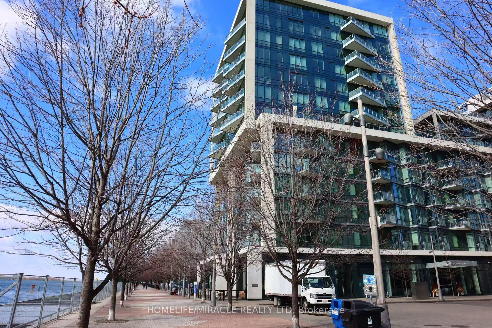 15 Merchants' Wharf N/A 813 #813 — photo 1