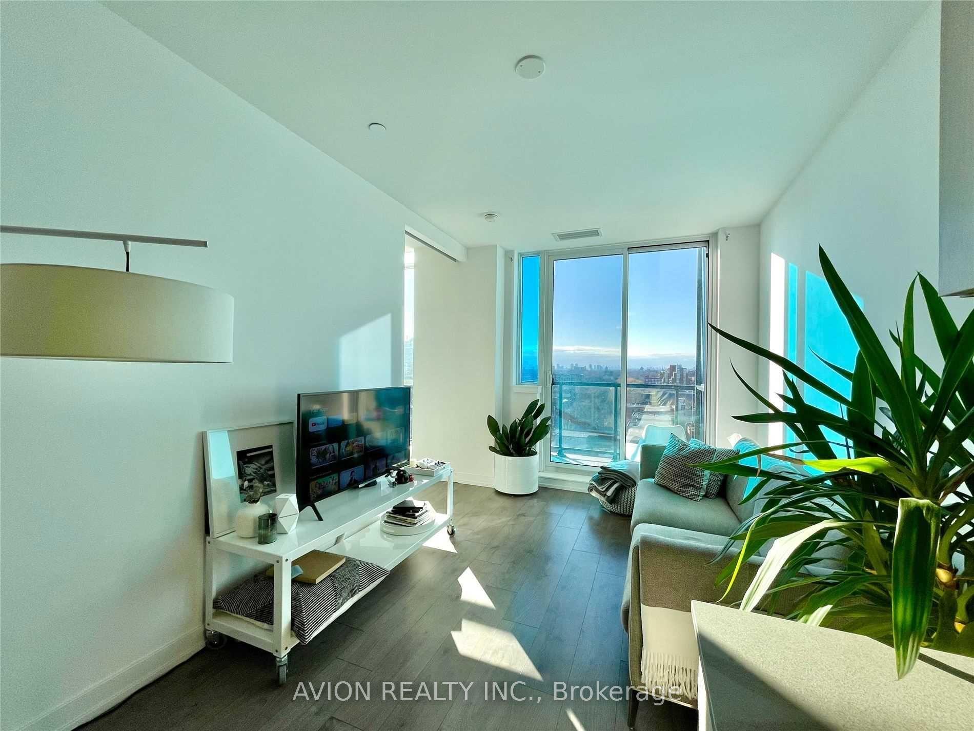 297 College Street 1015 #1015 — photo 1