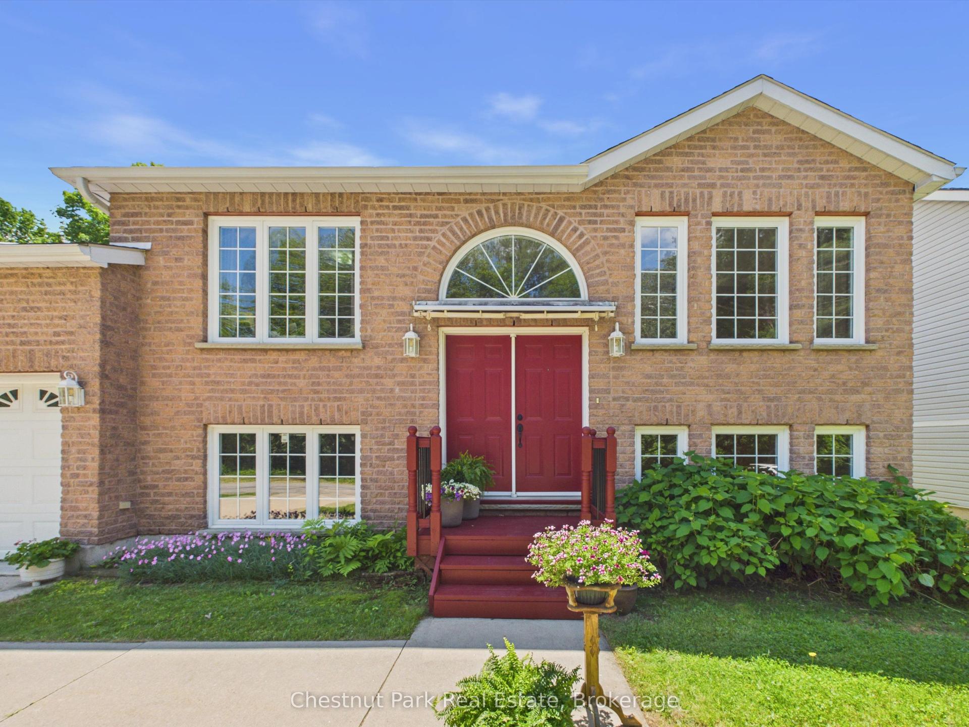 525 Lorne Street — photo 1