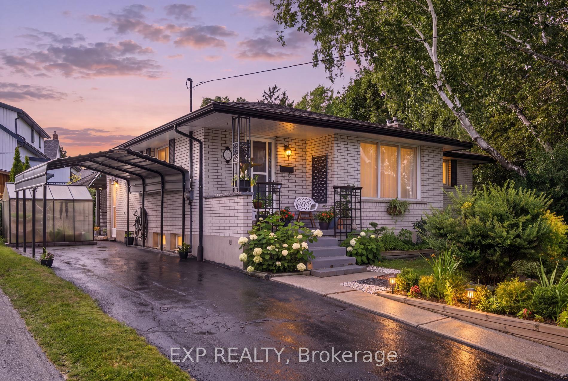 11 Summit Crescent, Guelph — Detached for sale, photo 1